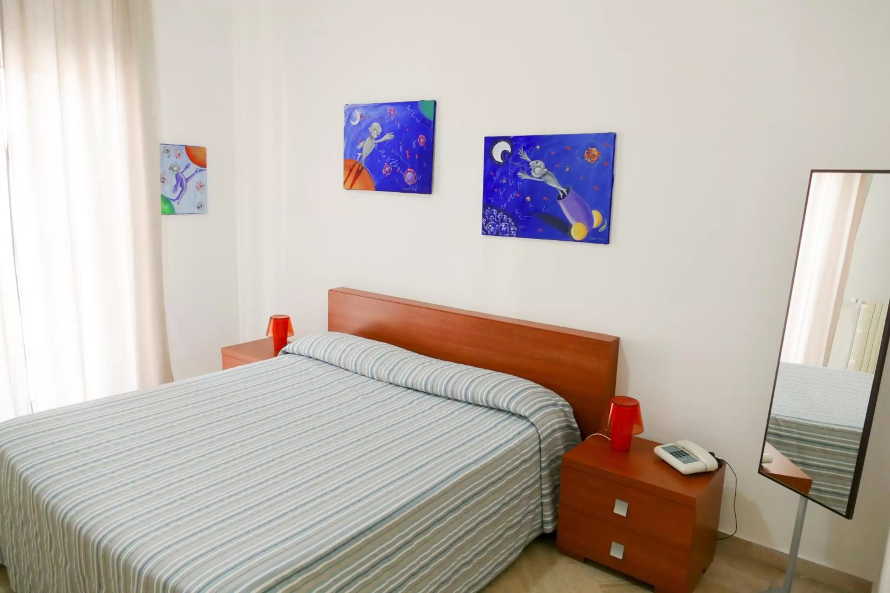 Bedroom, Bed in Visa Residence