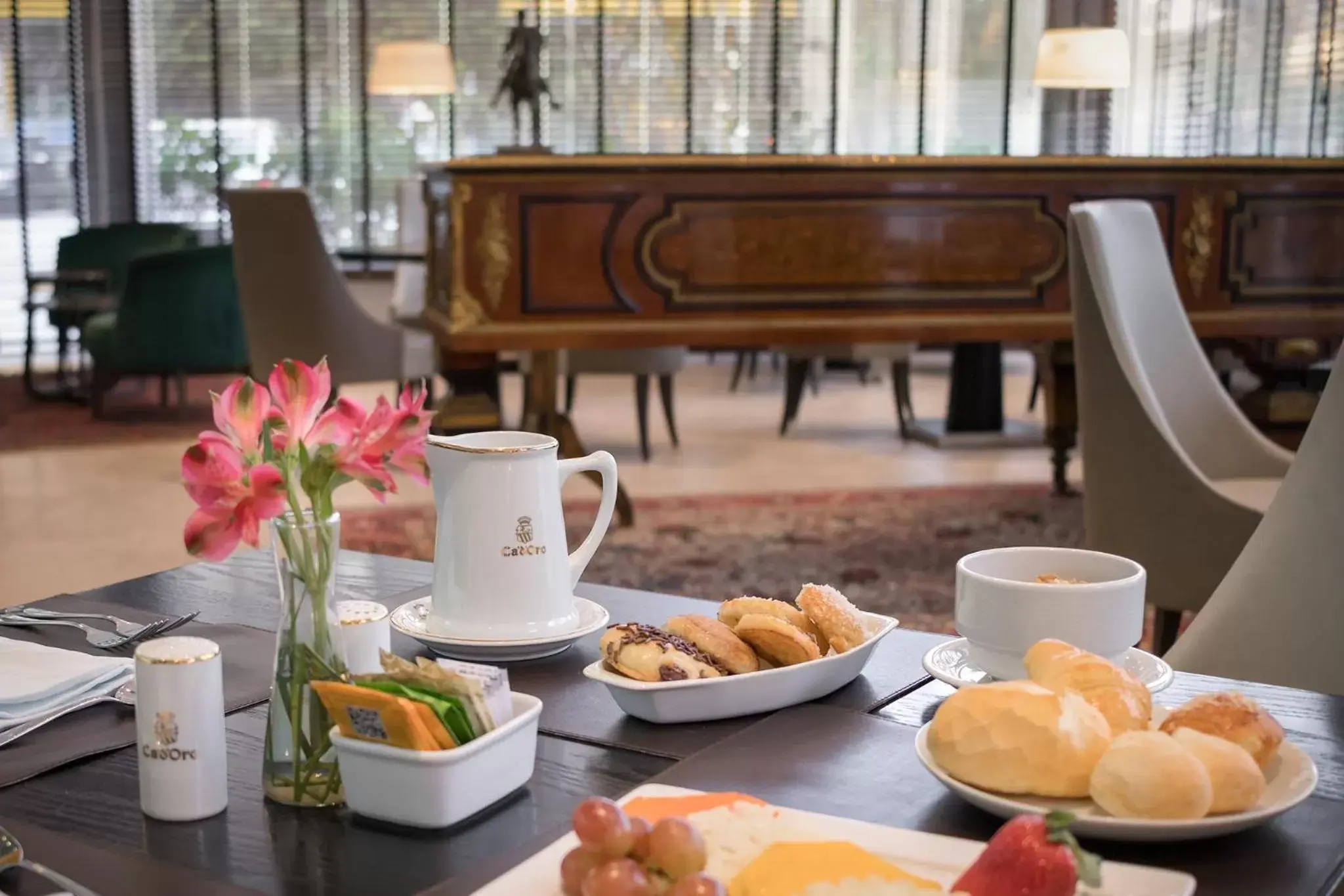 Breakfast in Hotel Cadoro São Paulo