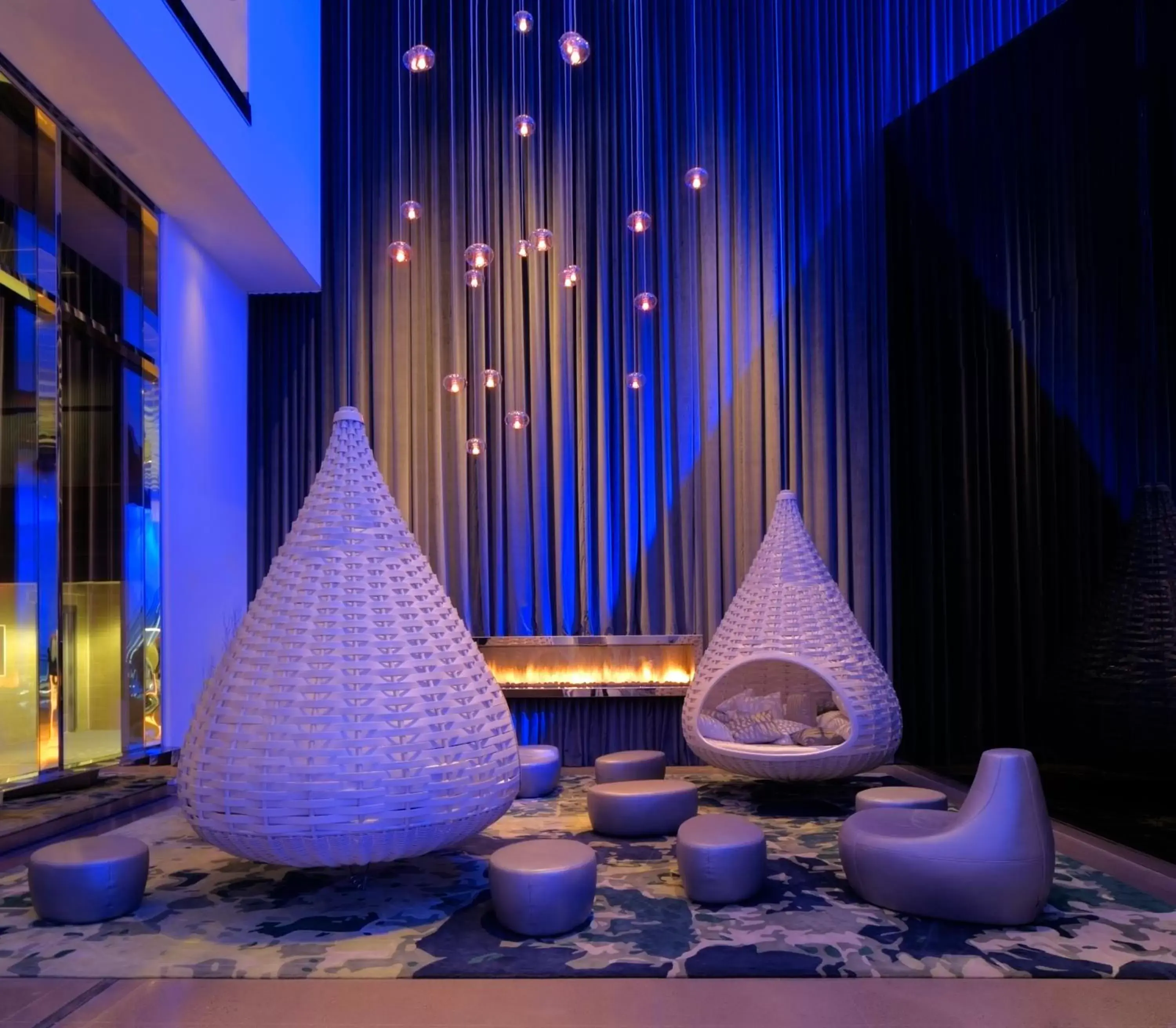 Lobby or reception in Radisson Blu Mall of America Lobby or reception in Radisson Blu Mall of America