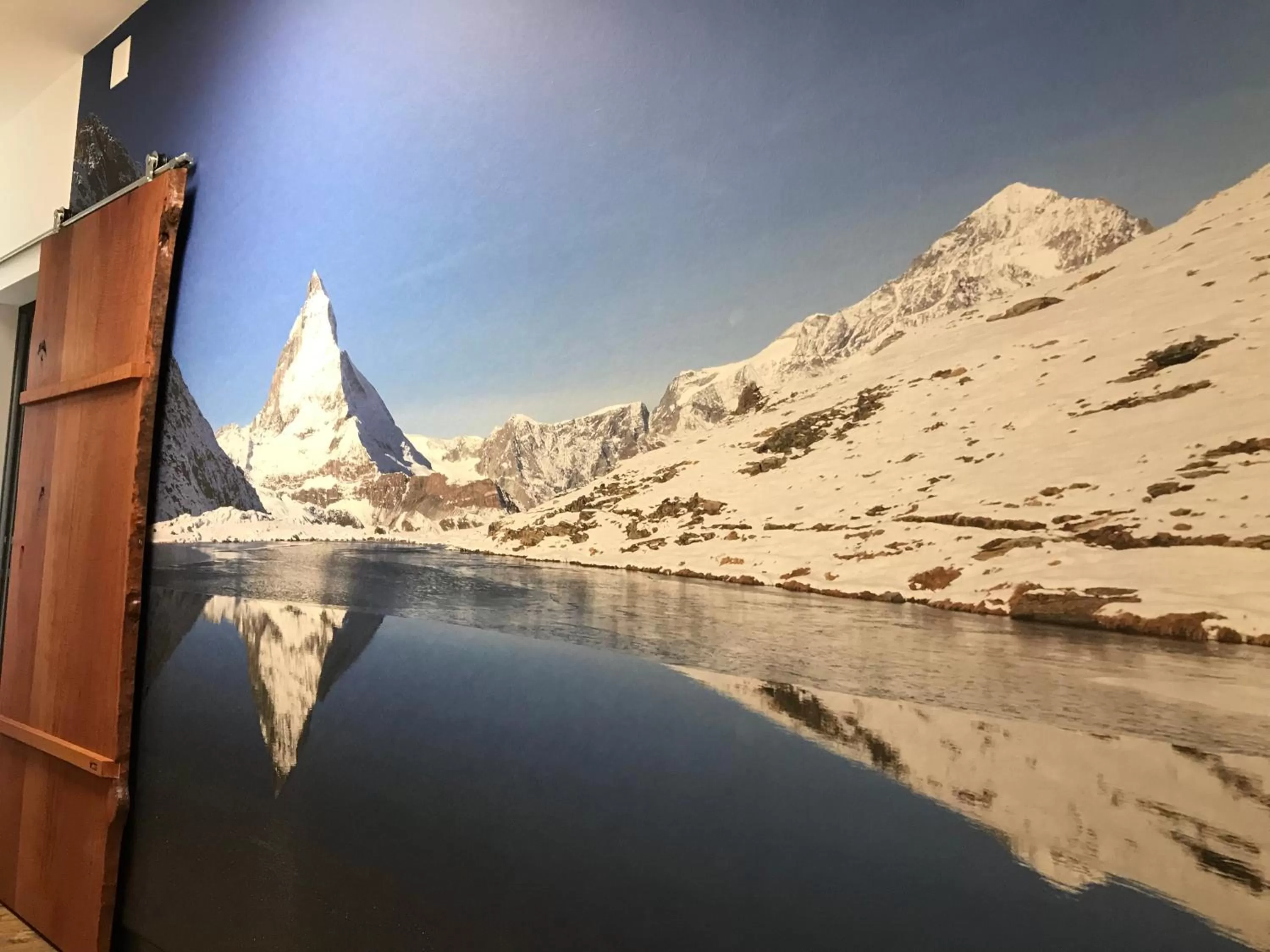 Decorative detail in Boutique Hotel BS16 before Bern City Parking gratis