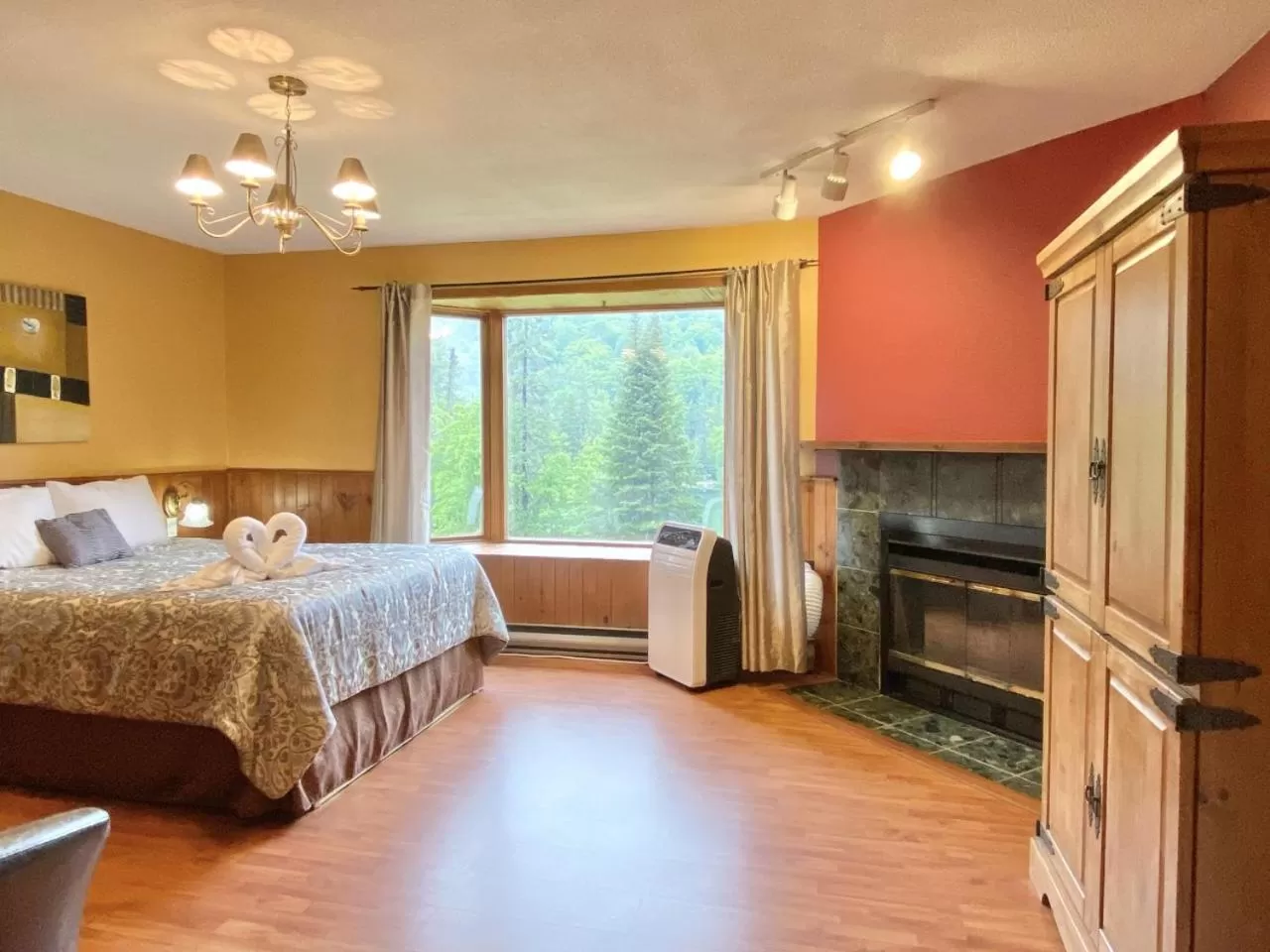 Bed in Hôtel du Lac Lenore