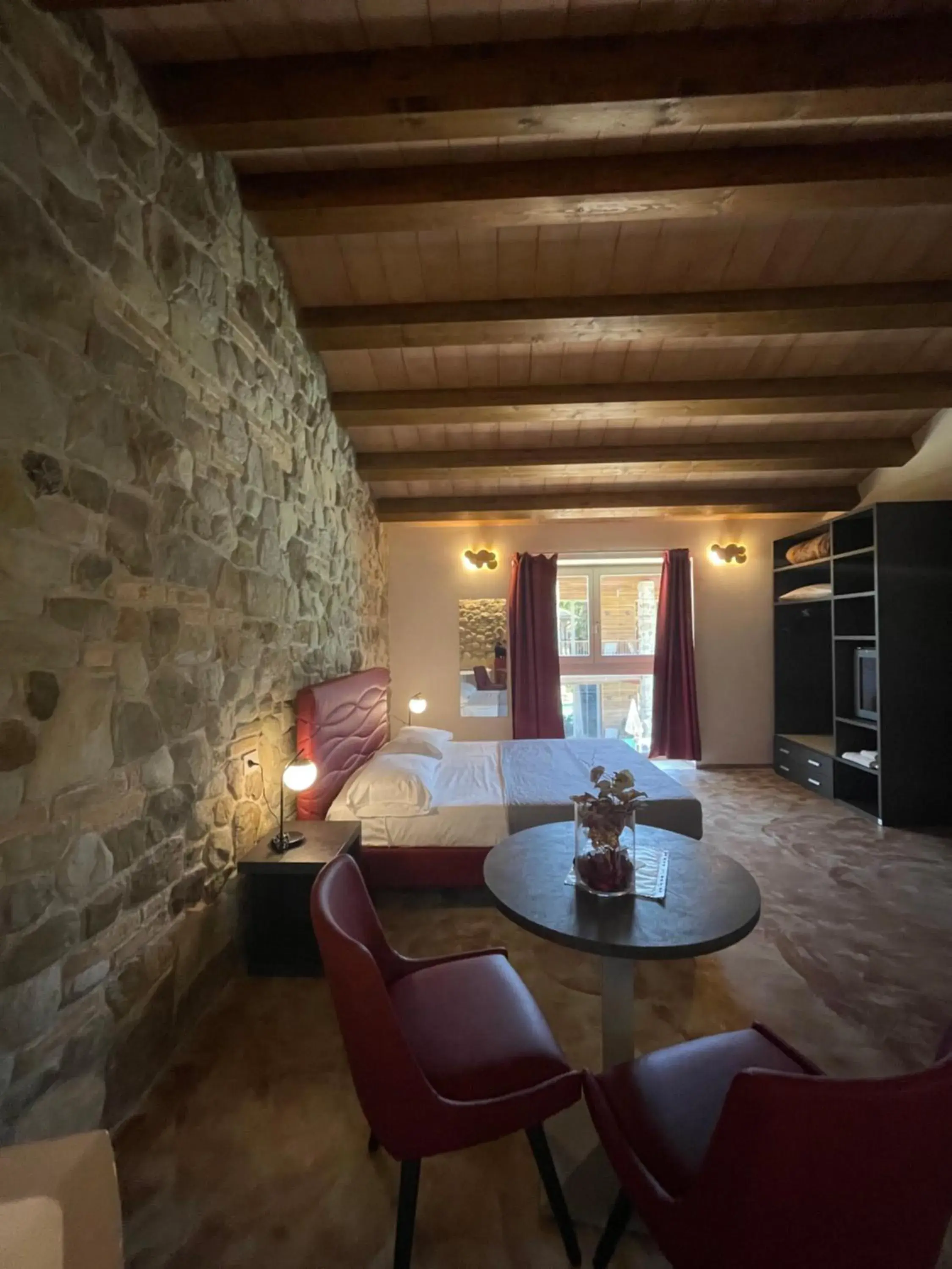 Bedroom, Dining Area in Modus Aquae