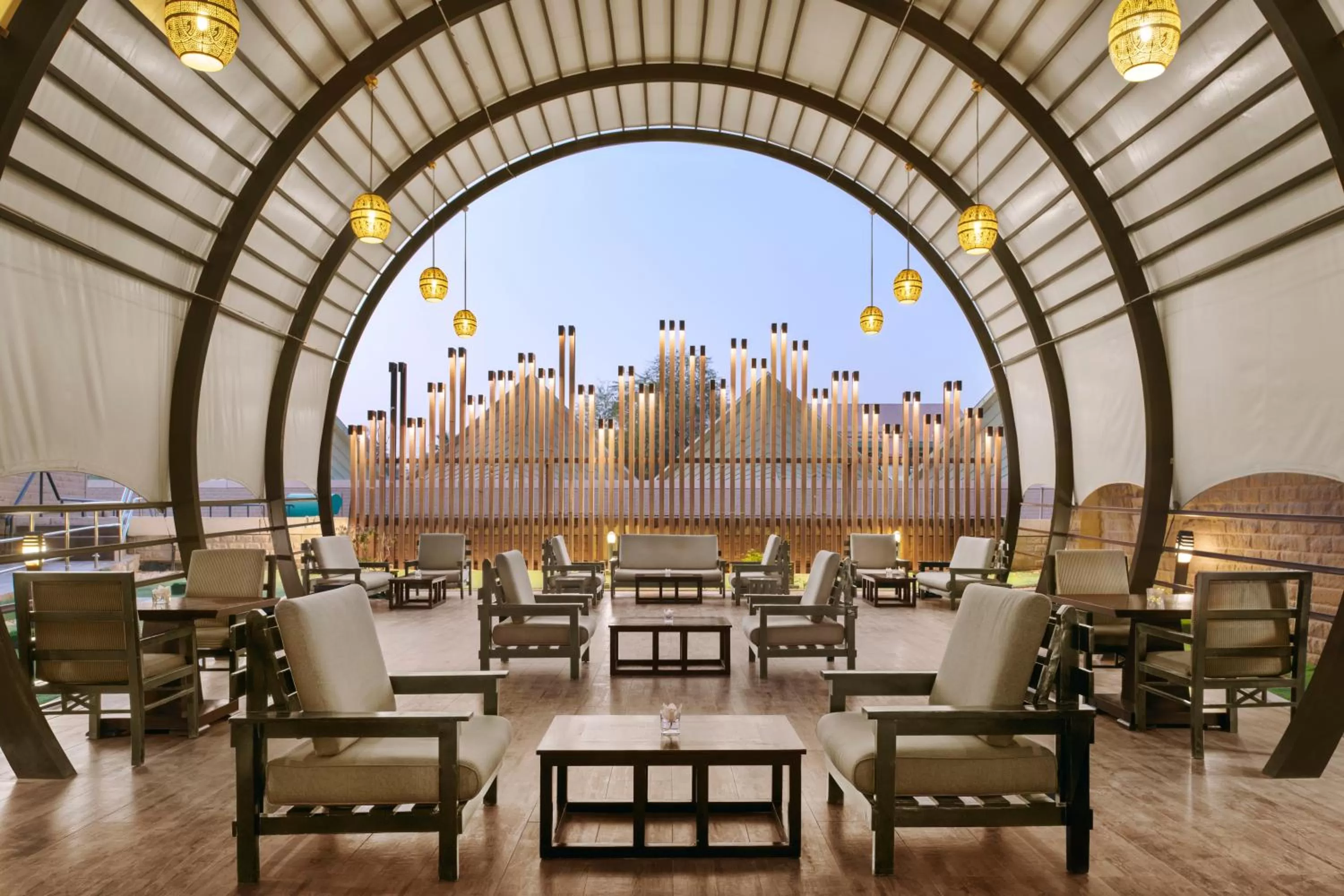 Lounge or bar in InterContinental Riyadh, an IHG Hotel