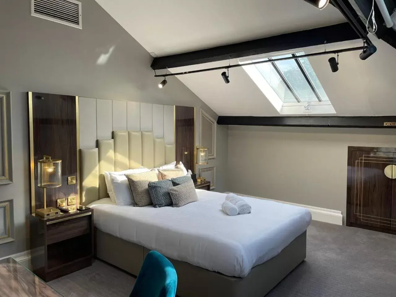 Bedroom, Bed in Edgbaston House