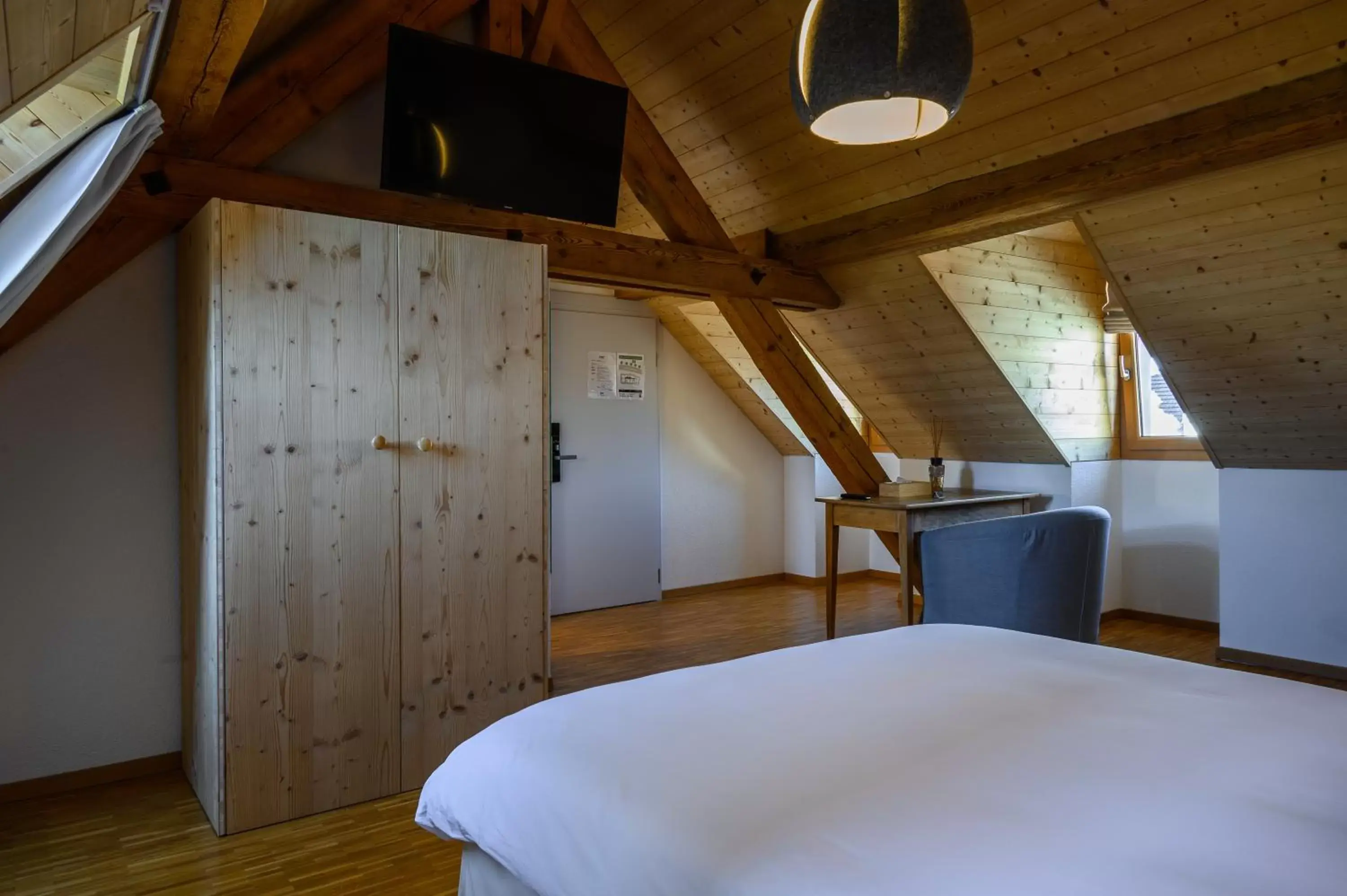 Bedroom, Bed in Les Montagnards