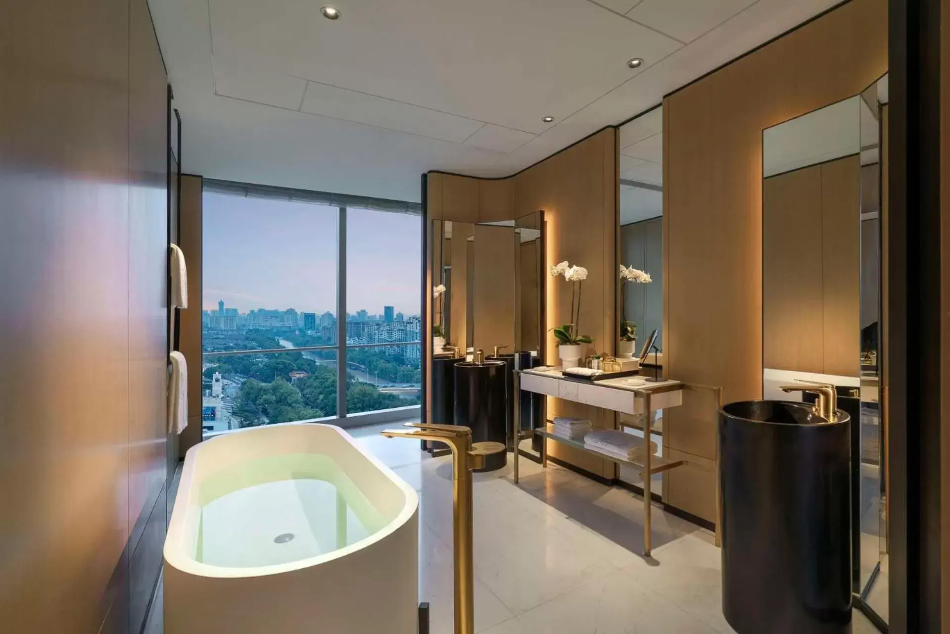 Photo of the whole room, Bathroom in Kempinski Hotel Hangzhou
