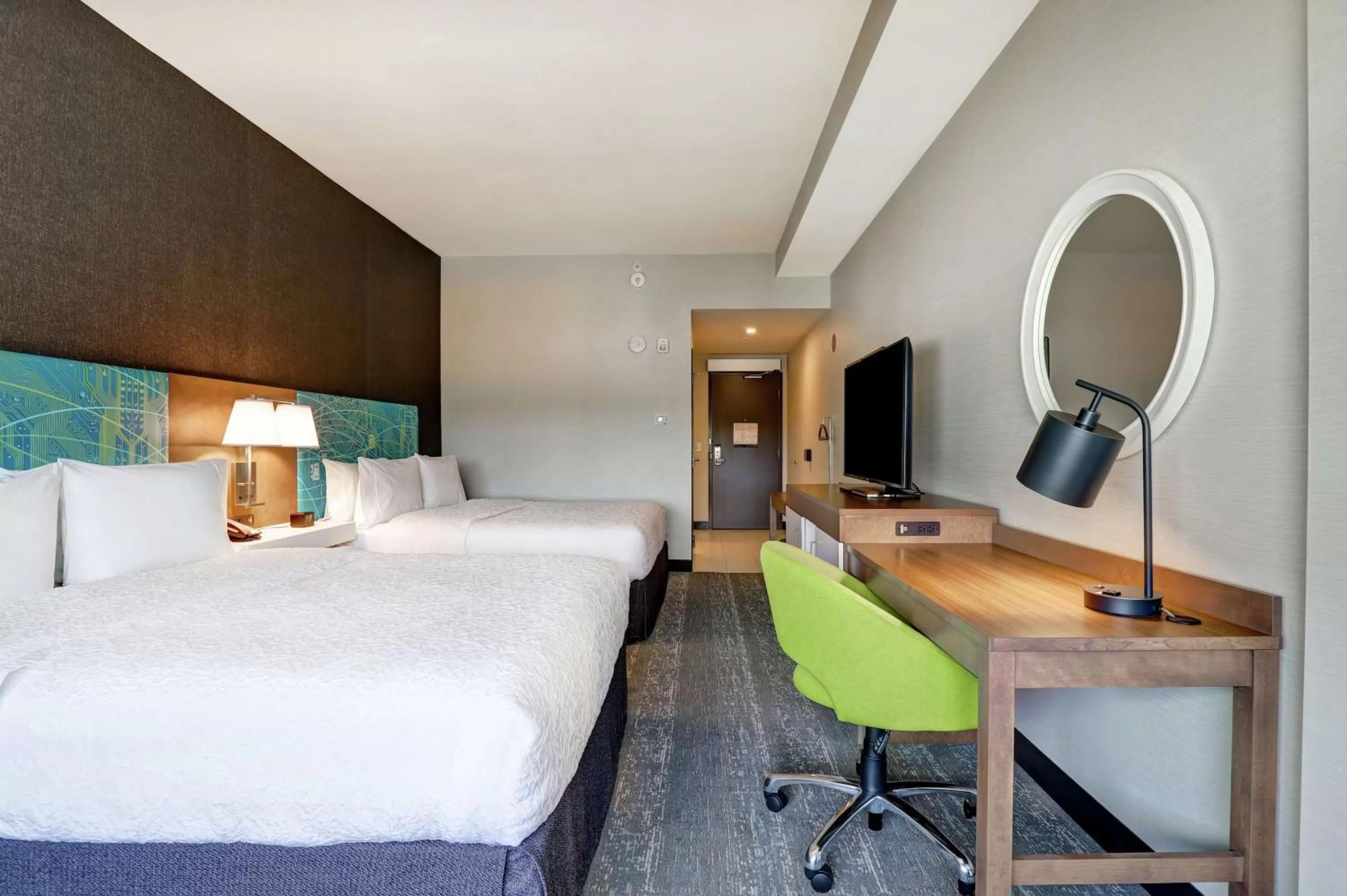 Bedroom, Bed in Hampton Inn St. Catharines Niagara