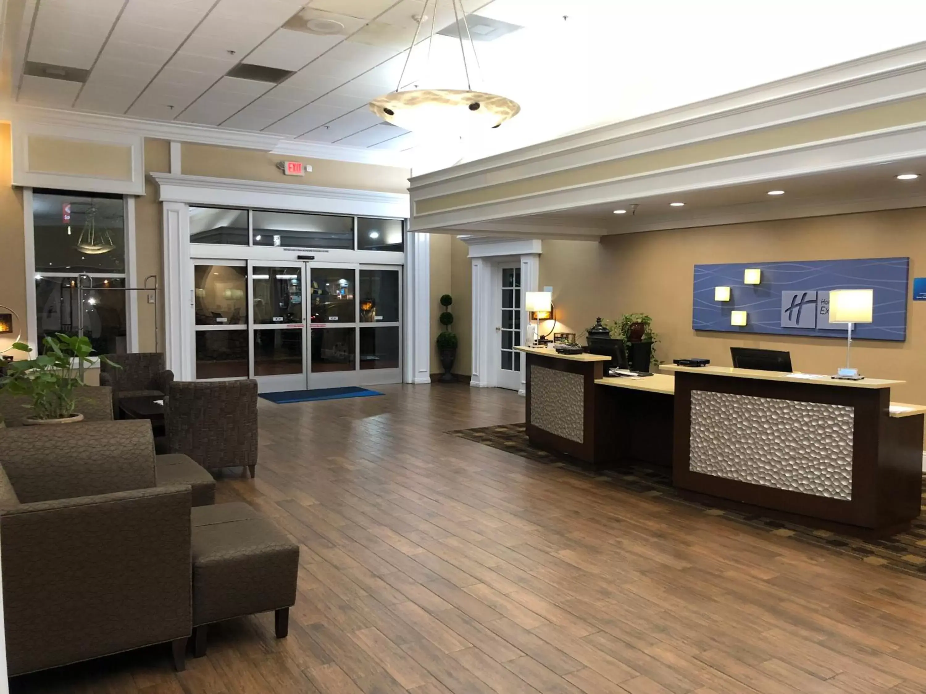 Lobby or reception, Lobby/Reception in Holiday Inn Express Corning, an IHG Hotel