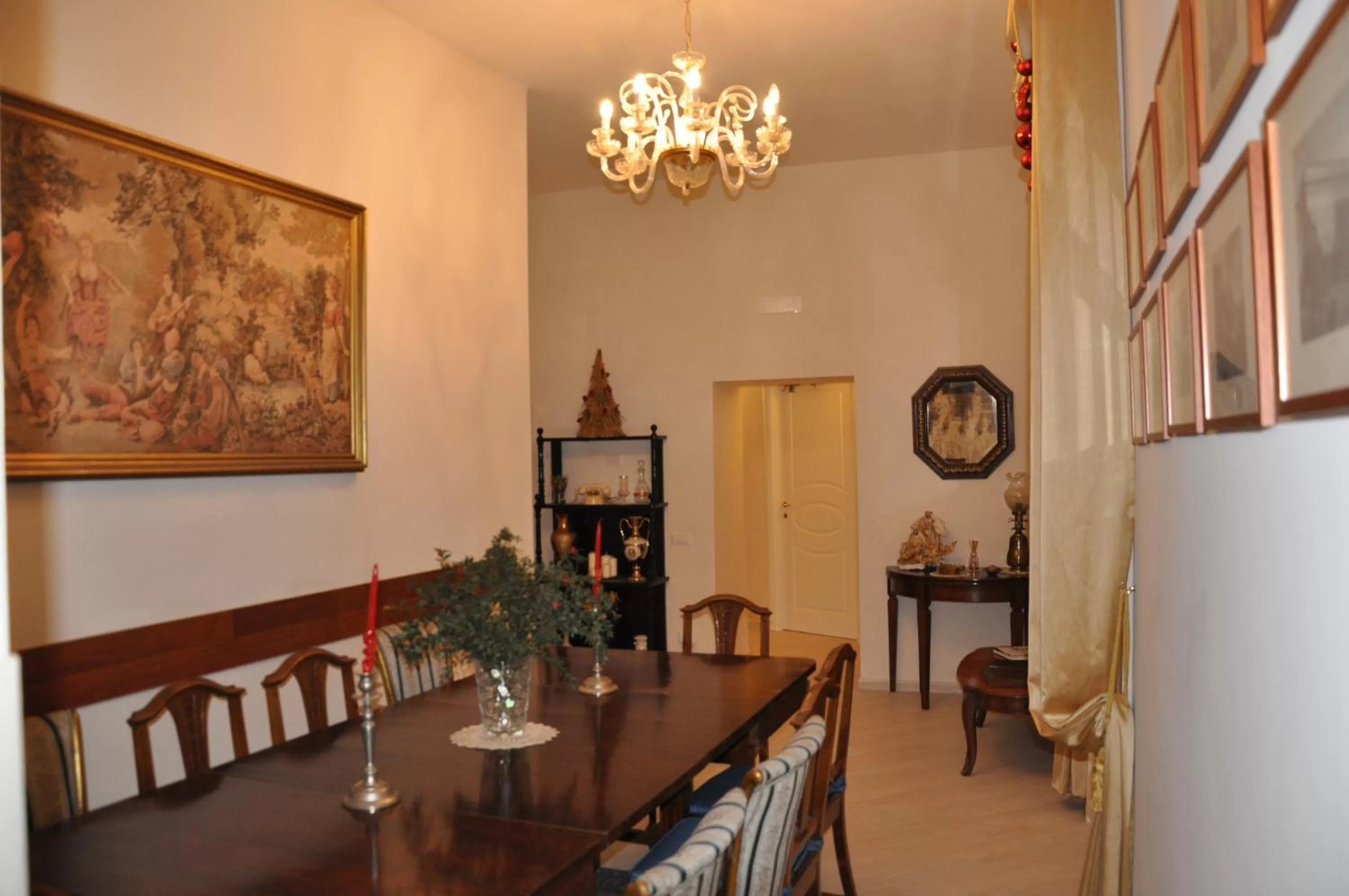 Communal lounge/ TV room in Domus Borbonica