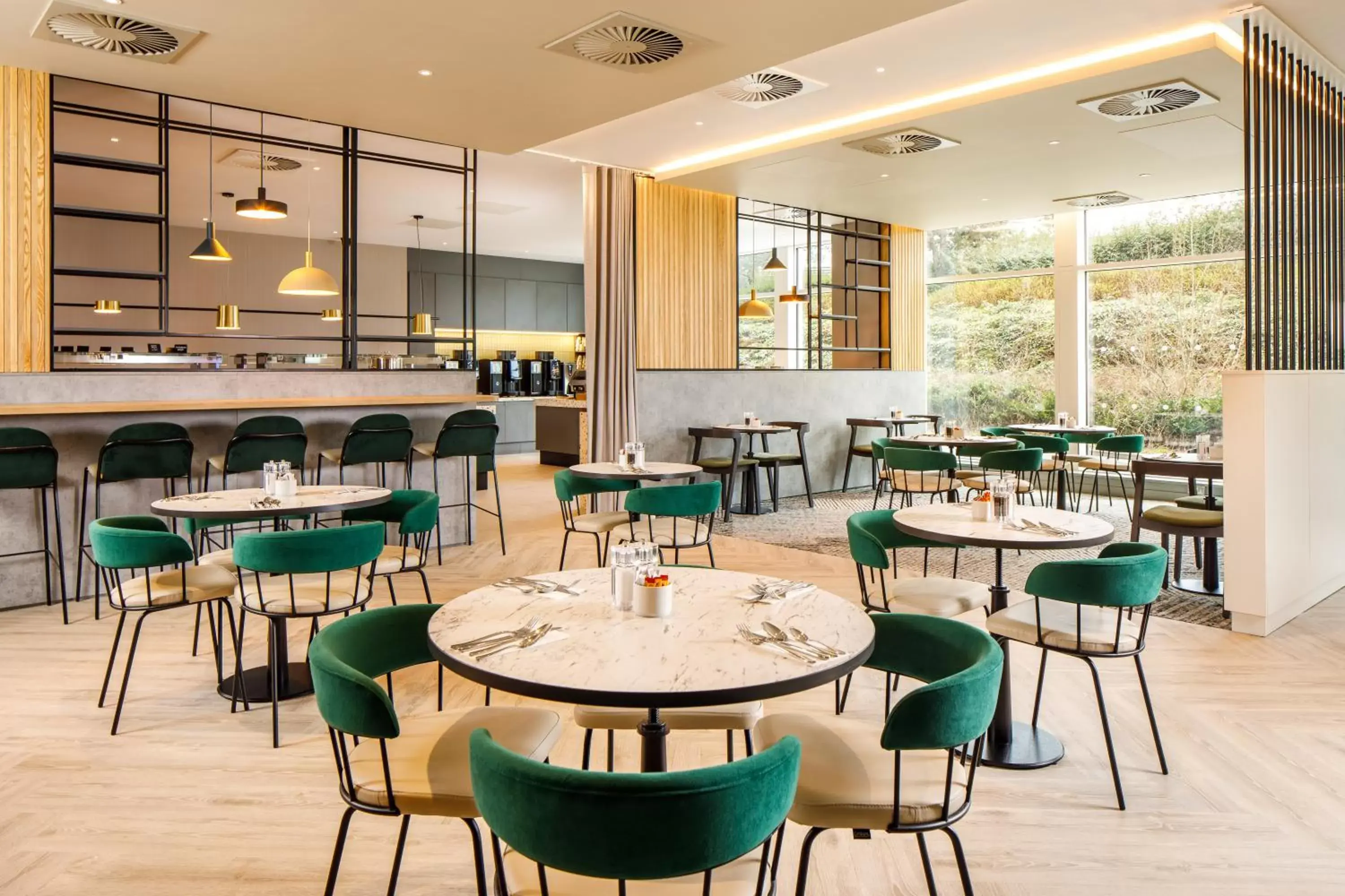 Restaurant/Places to Eat in Holiday Inn Manchester Airport, an IHG Hotel