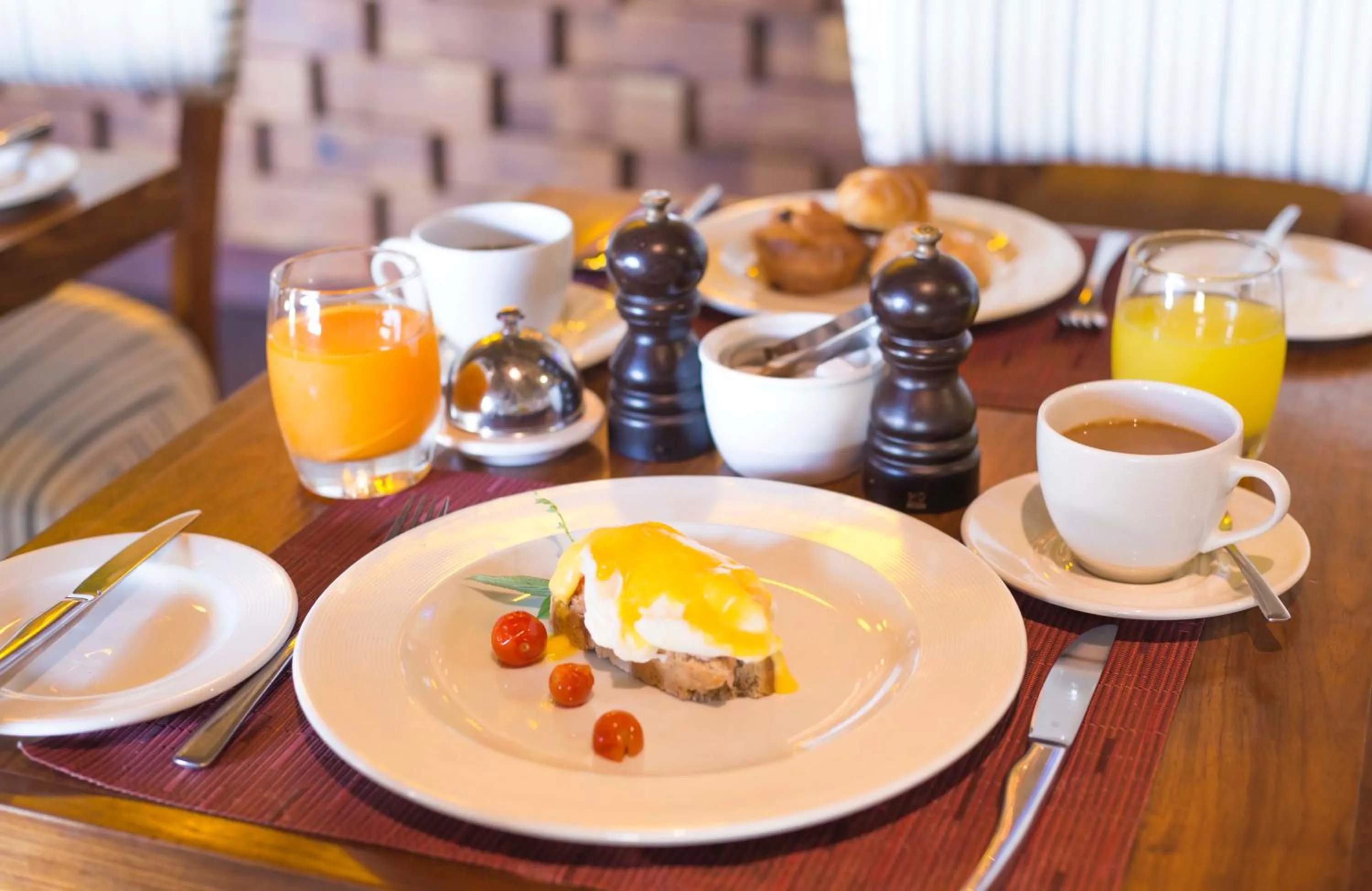 Breakfast in Victoria Falls Safari Club