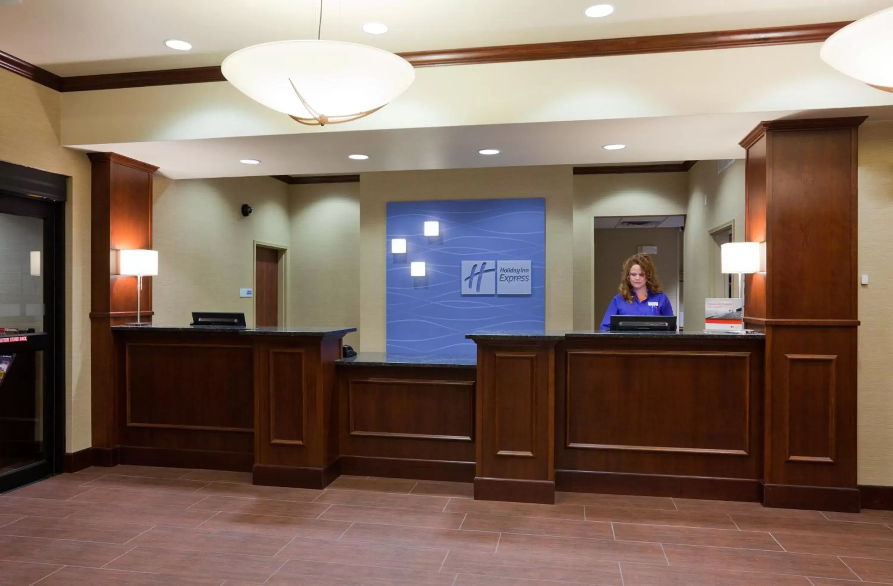 Property building, Lobby/Reception in Holiday Inn Express Hotel & Suites Shakopee, an IHG Hotel