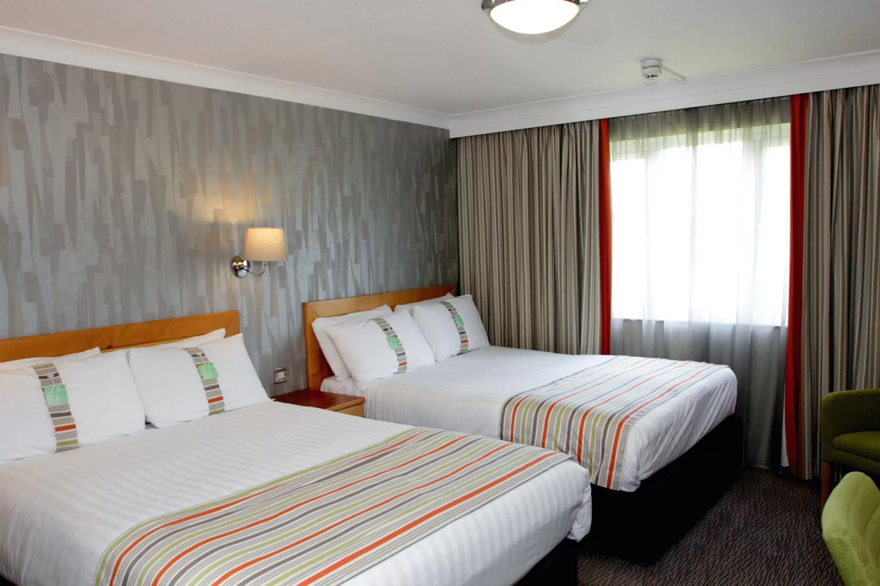 Photo of the whole room, Bed in Holiday Inn A55 Chester West, an IHG Hotel