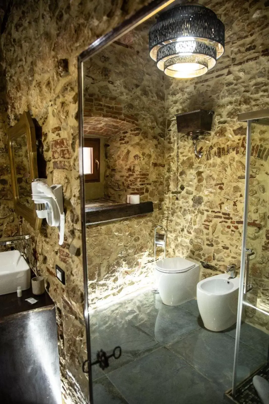 Bathroom in La Rondine