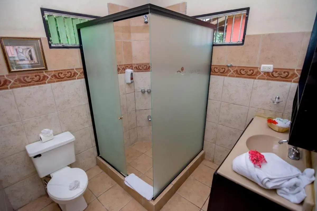 Shower, Bathroom in Pacific Paradise Resort