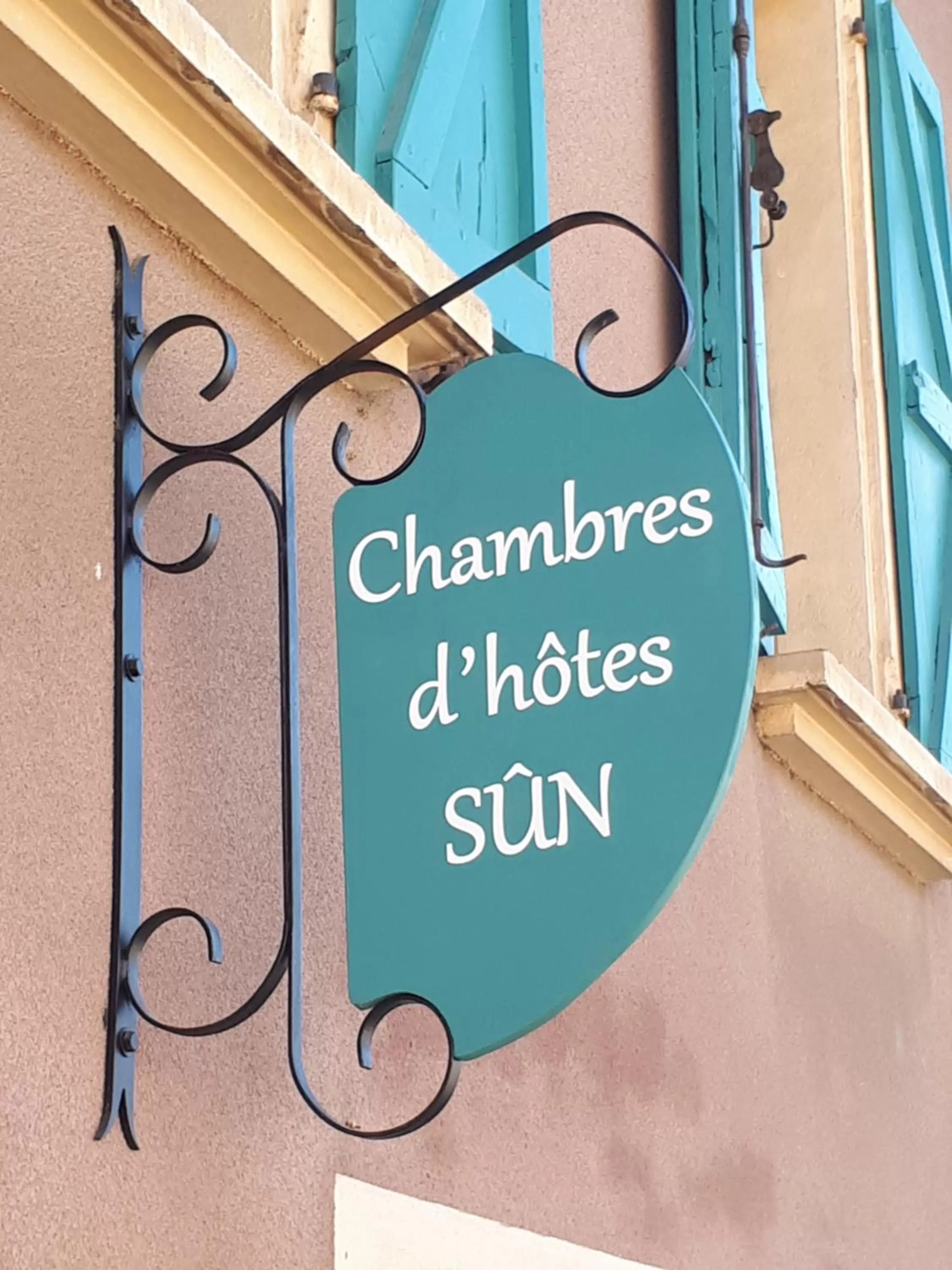 Property logo or sign in Sûn Chambres d'hôtes
