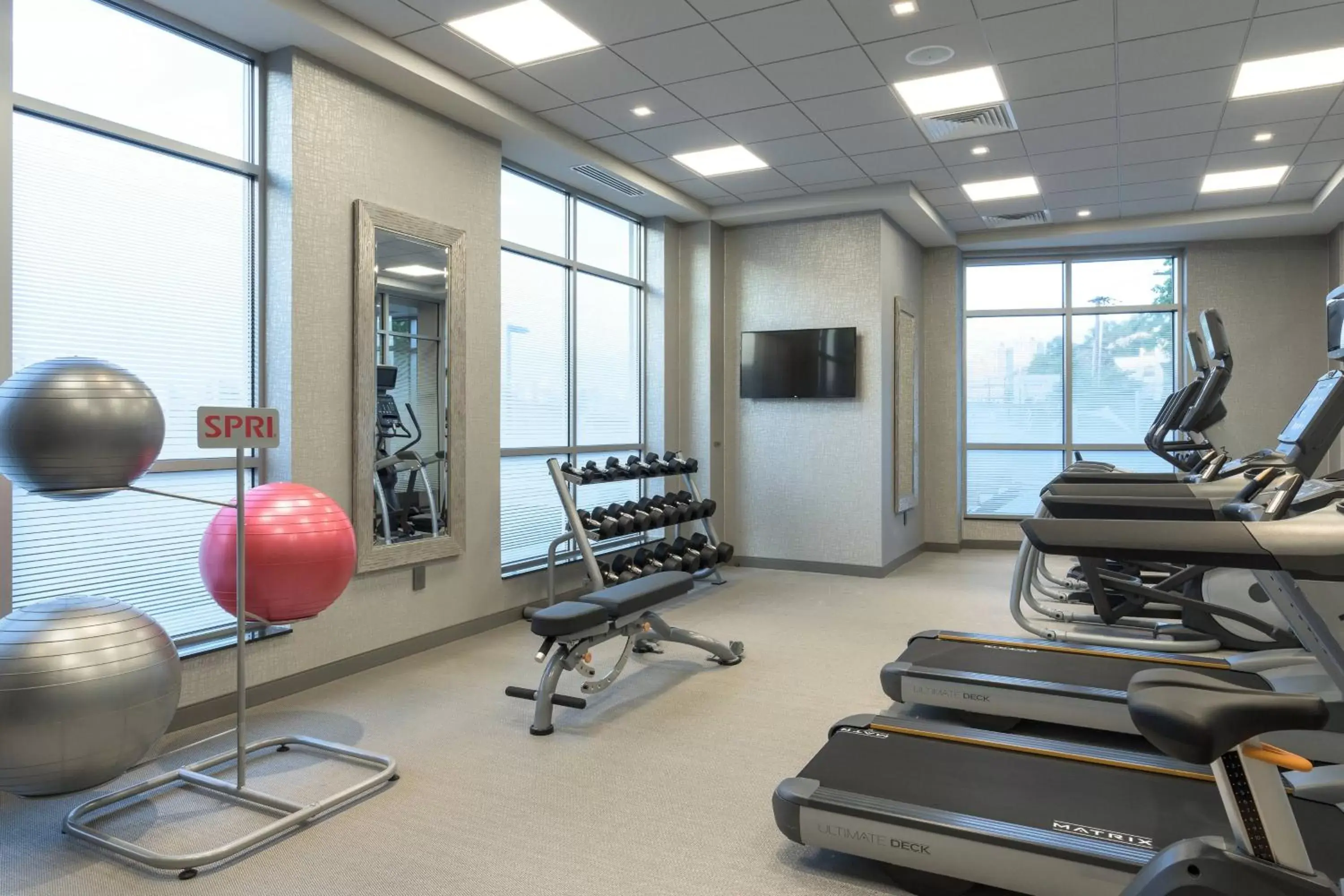 Fitness centre/facilities, Fitness Center/Facilities in Courtyard by Marriott Edgewater NYC Area