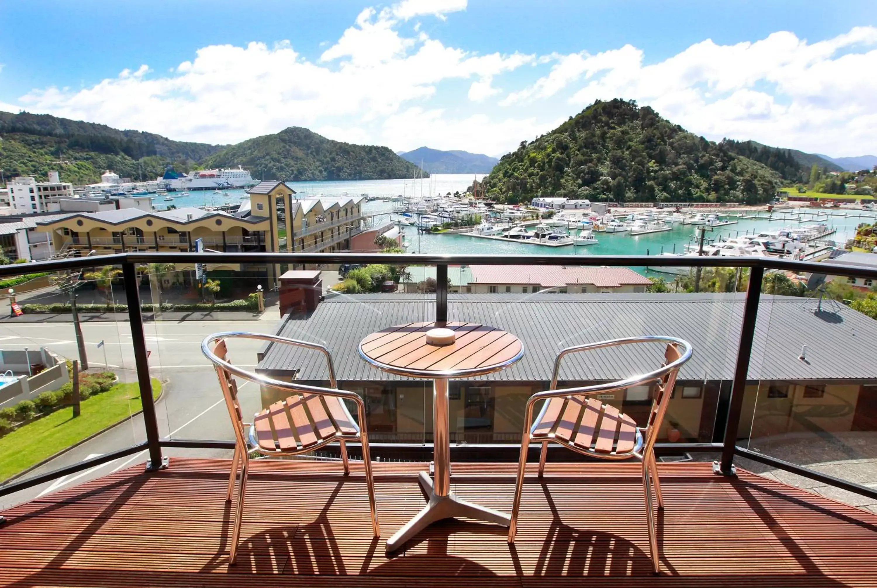 Balcony/Terrace, Mountain View in Harbour View Motel