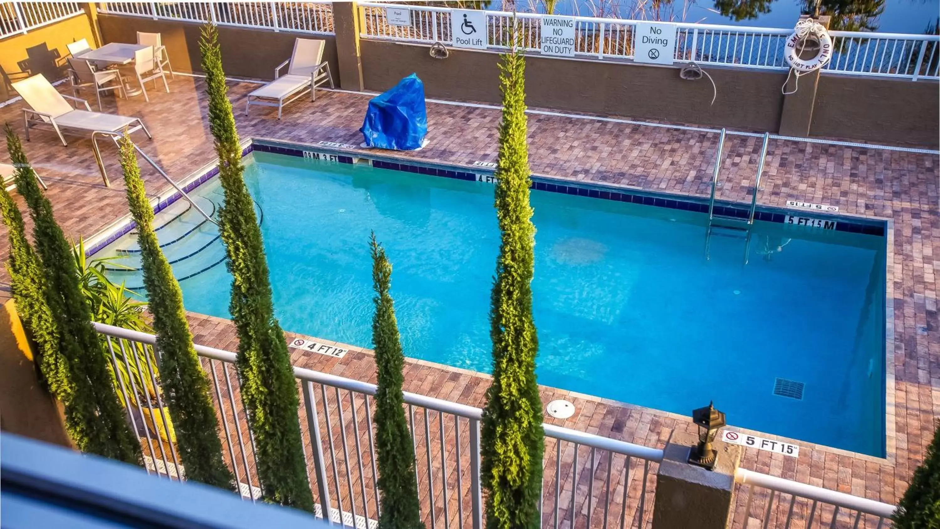 Swimming pool, Pool View in Holiday Inn Express Daytona Beach - Speedway, an IHG Hotel