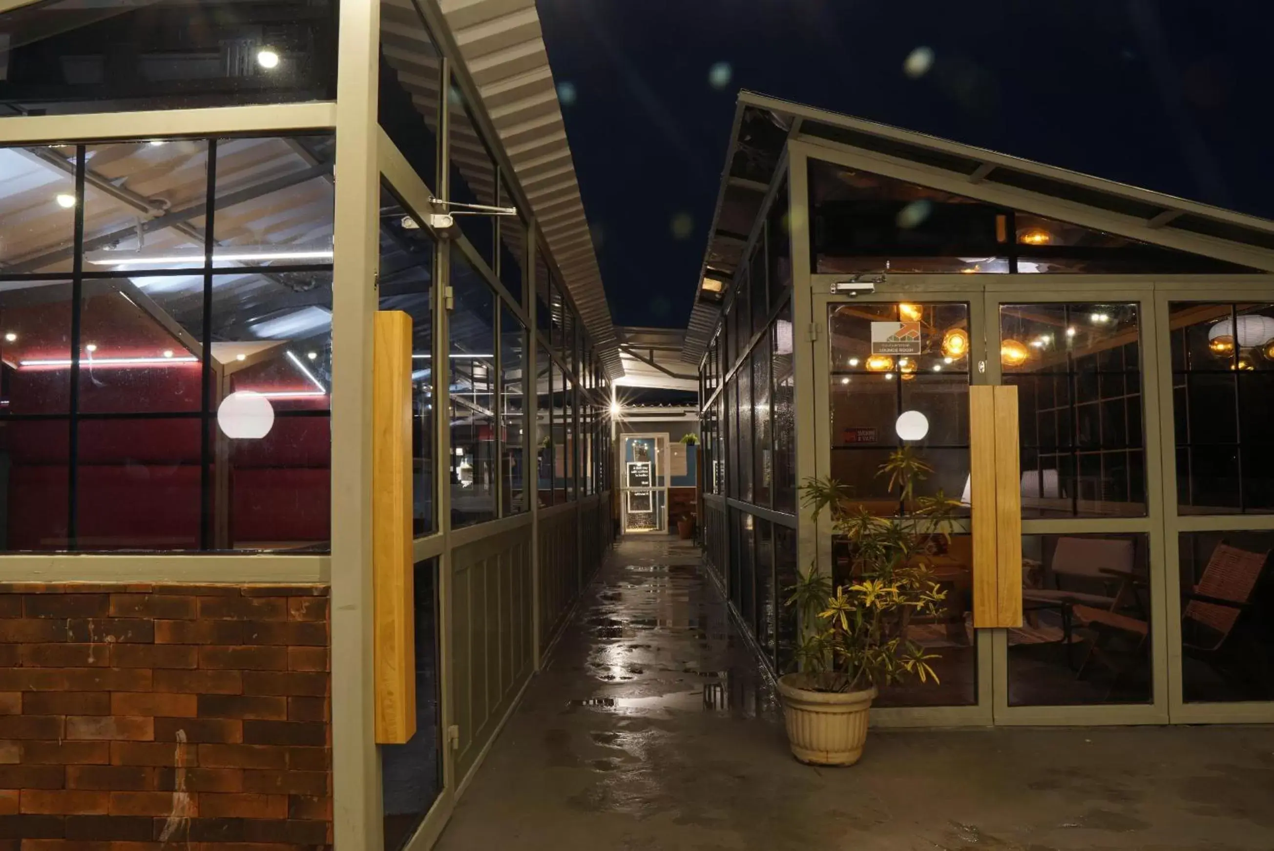 Facade/entrance in Tuju Abuserin Syariah Facade/entrance in Tuju Abuserin Syariah