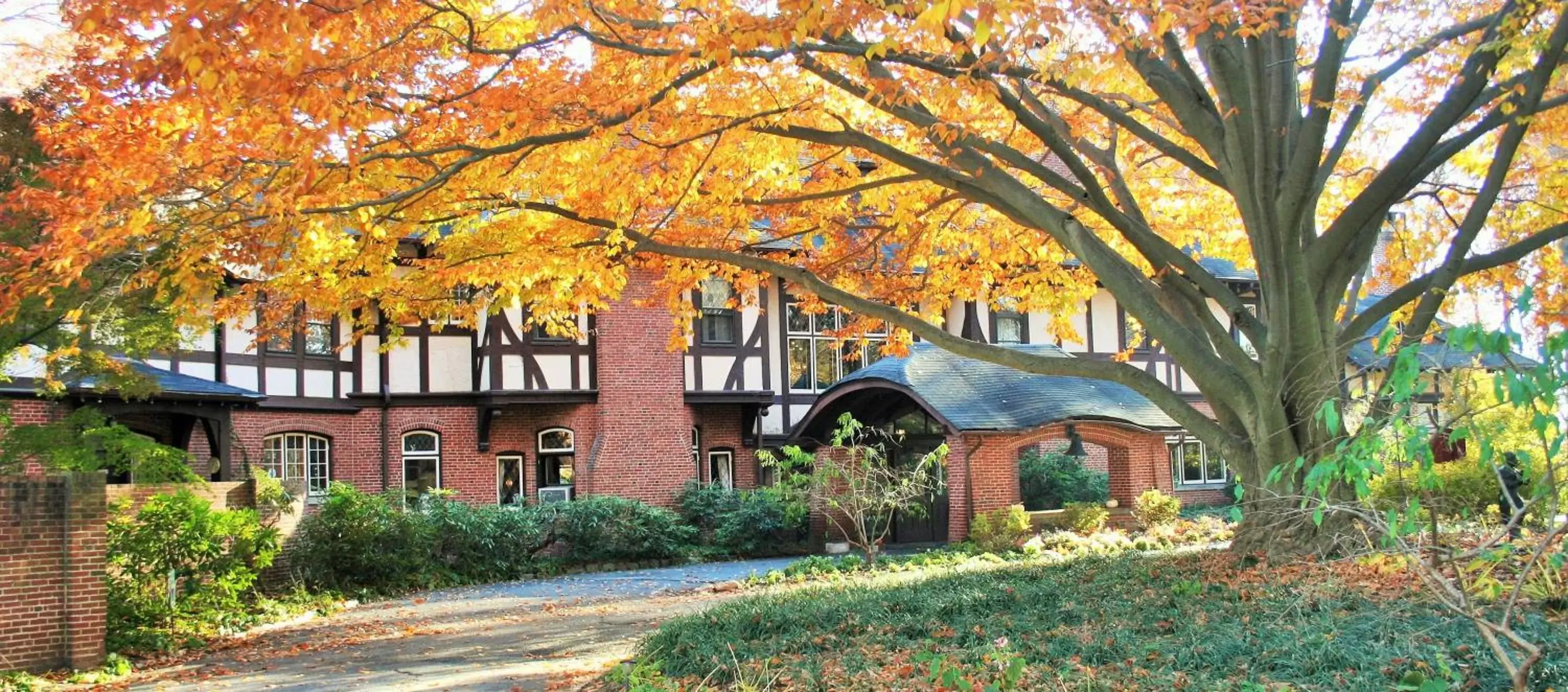 Facade/entrance, Property Building in Gramercy Mansion