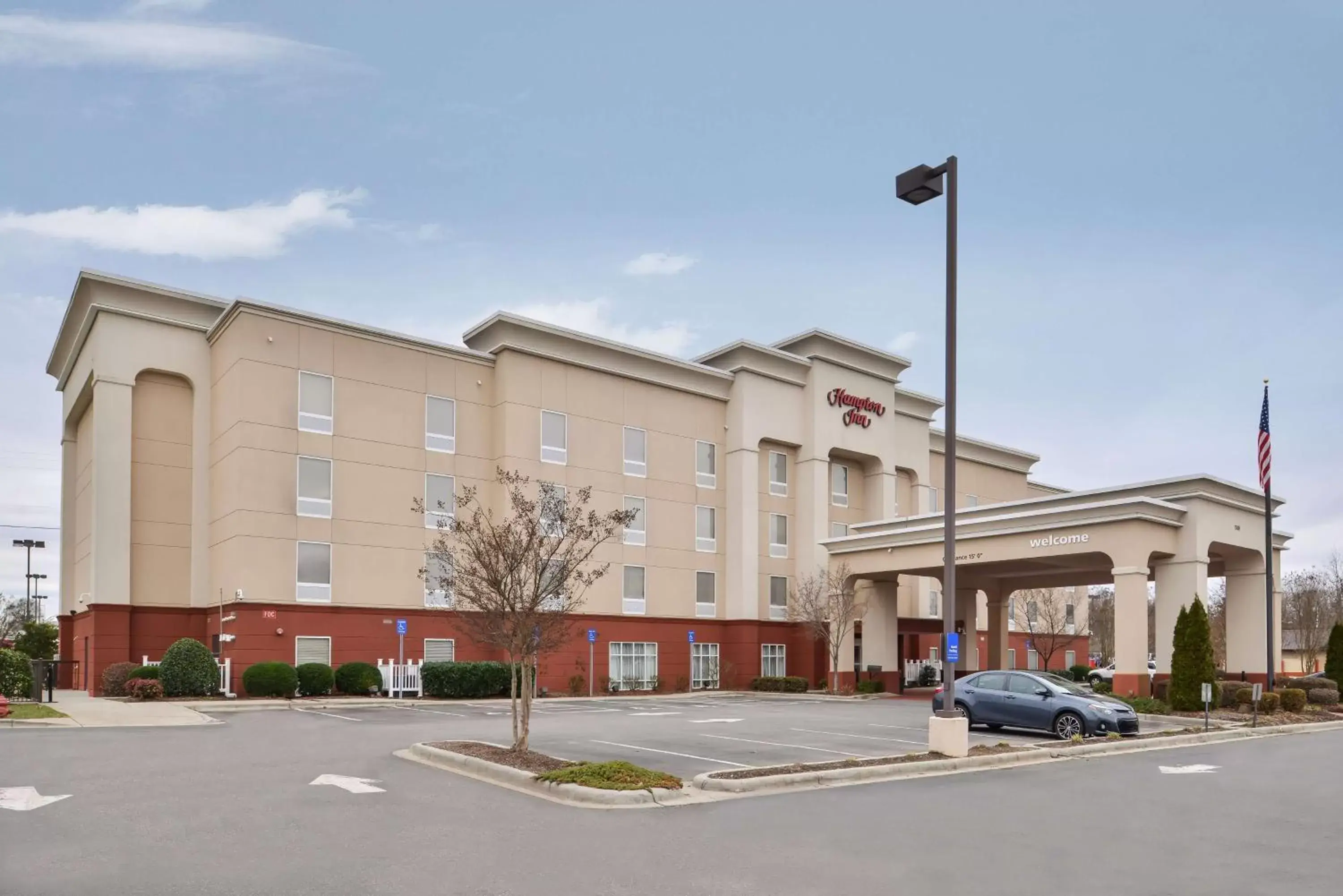 Property building in Hampton Inn Statesville Property building in Hampton Inn Statesville