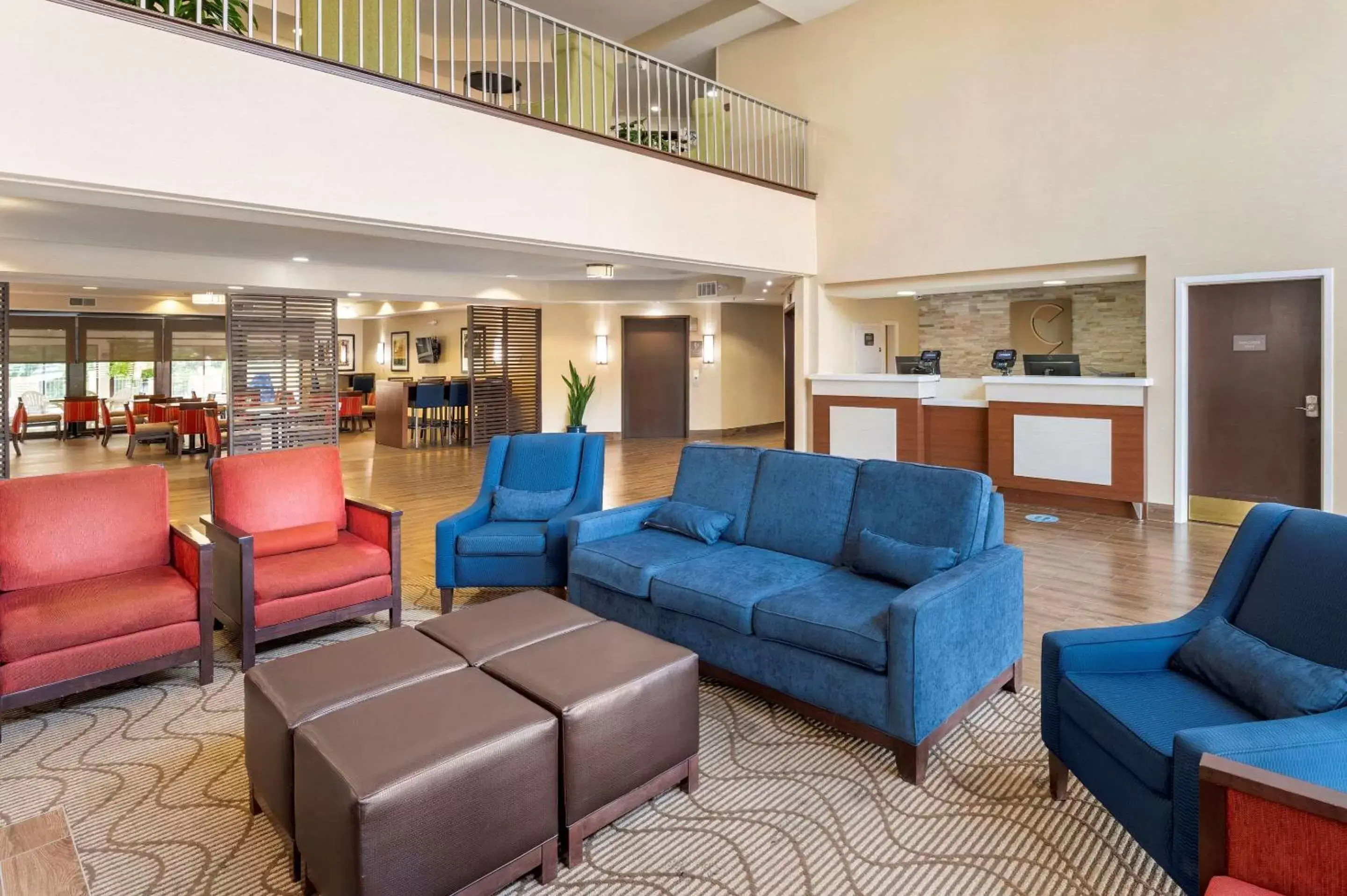 Lobby or reception in Comfort Suites Lafayette University Area