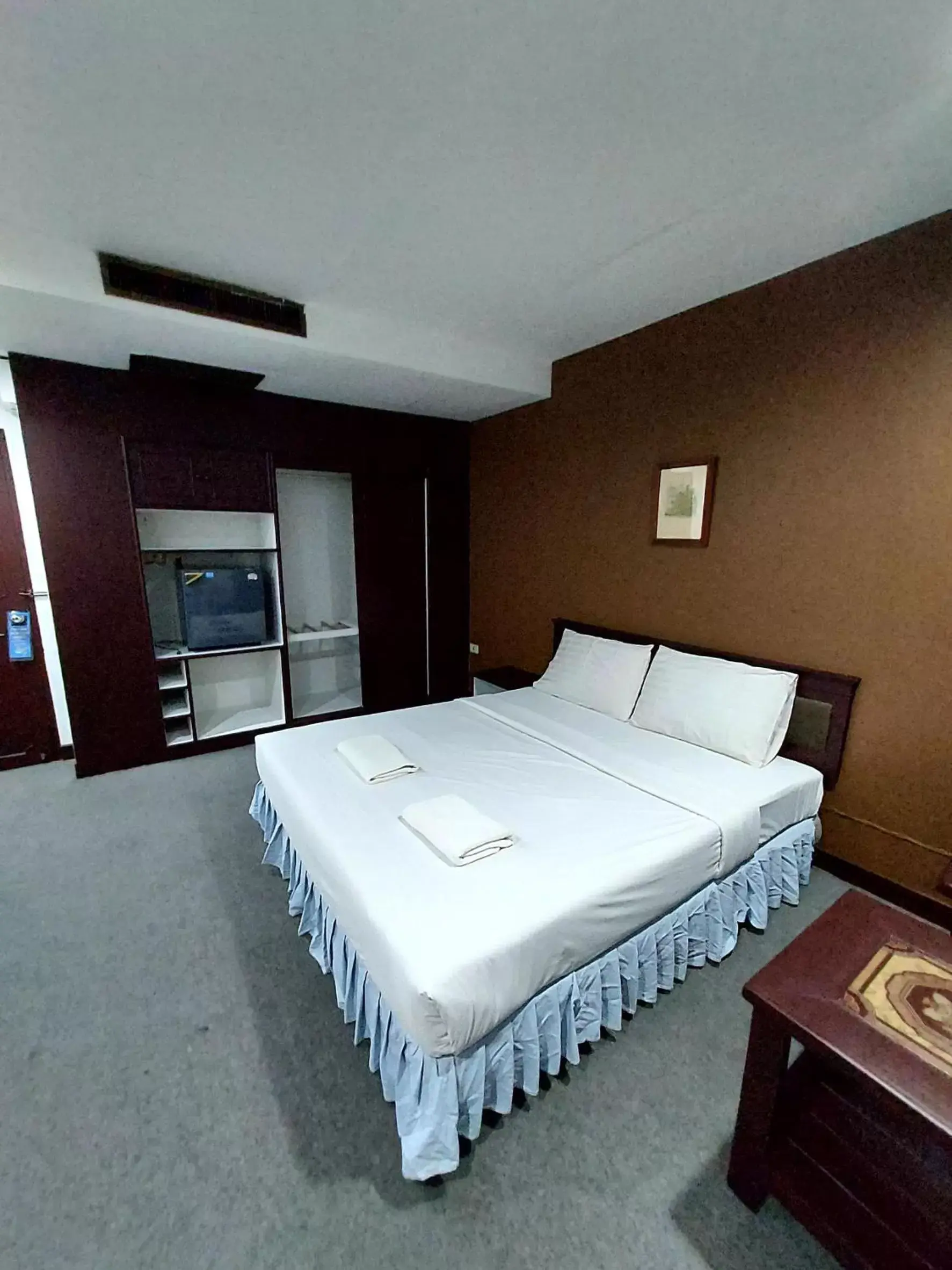 Bedroom, Bed in Traveller Inn Hotel Bedroom, Bed in Traveller Inn Hotel