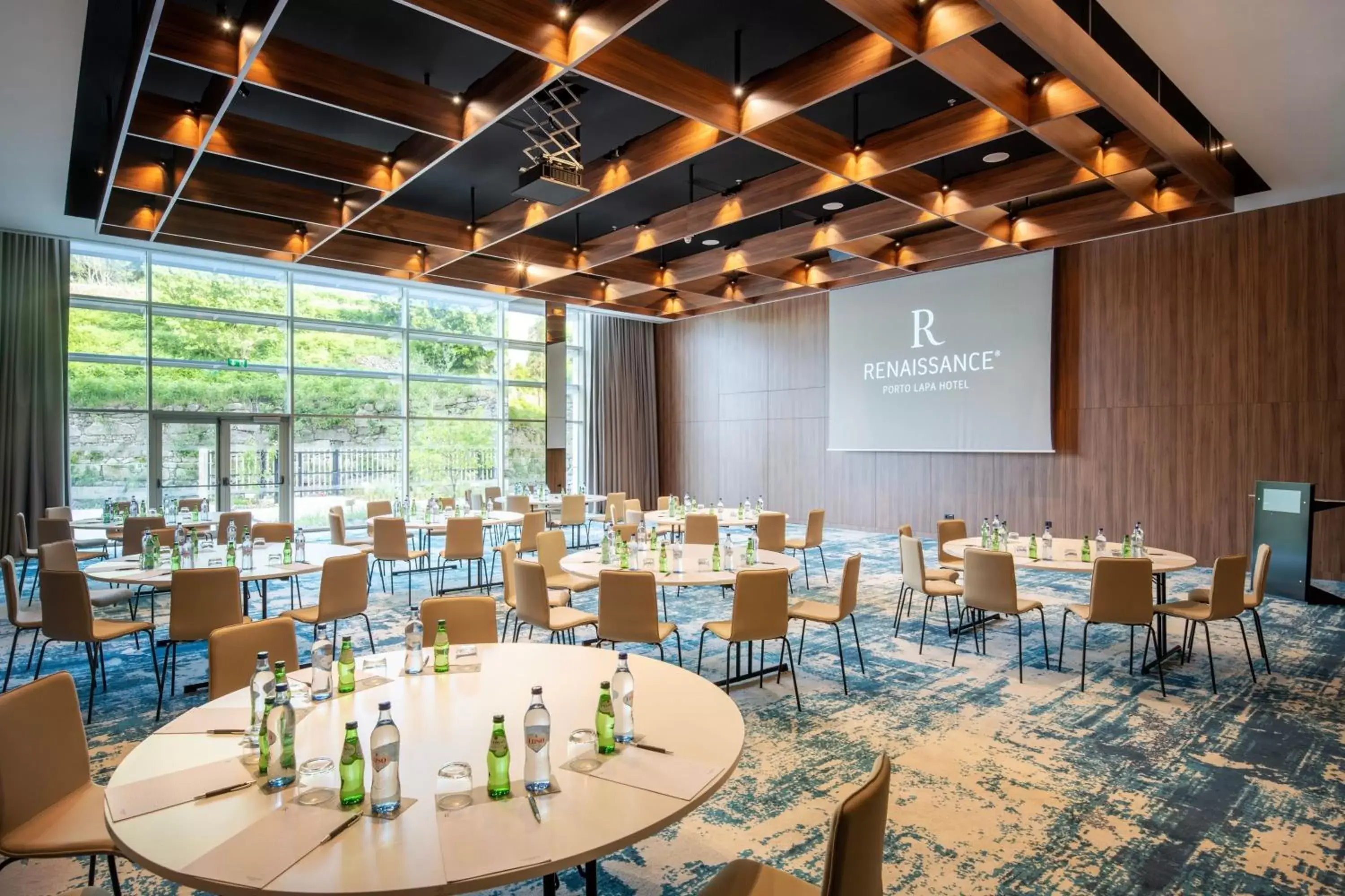 Meeting/conference room in Renaissance Porto Lapa Hotel