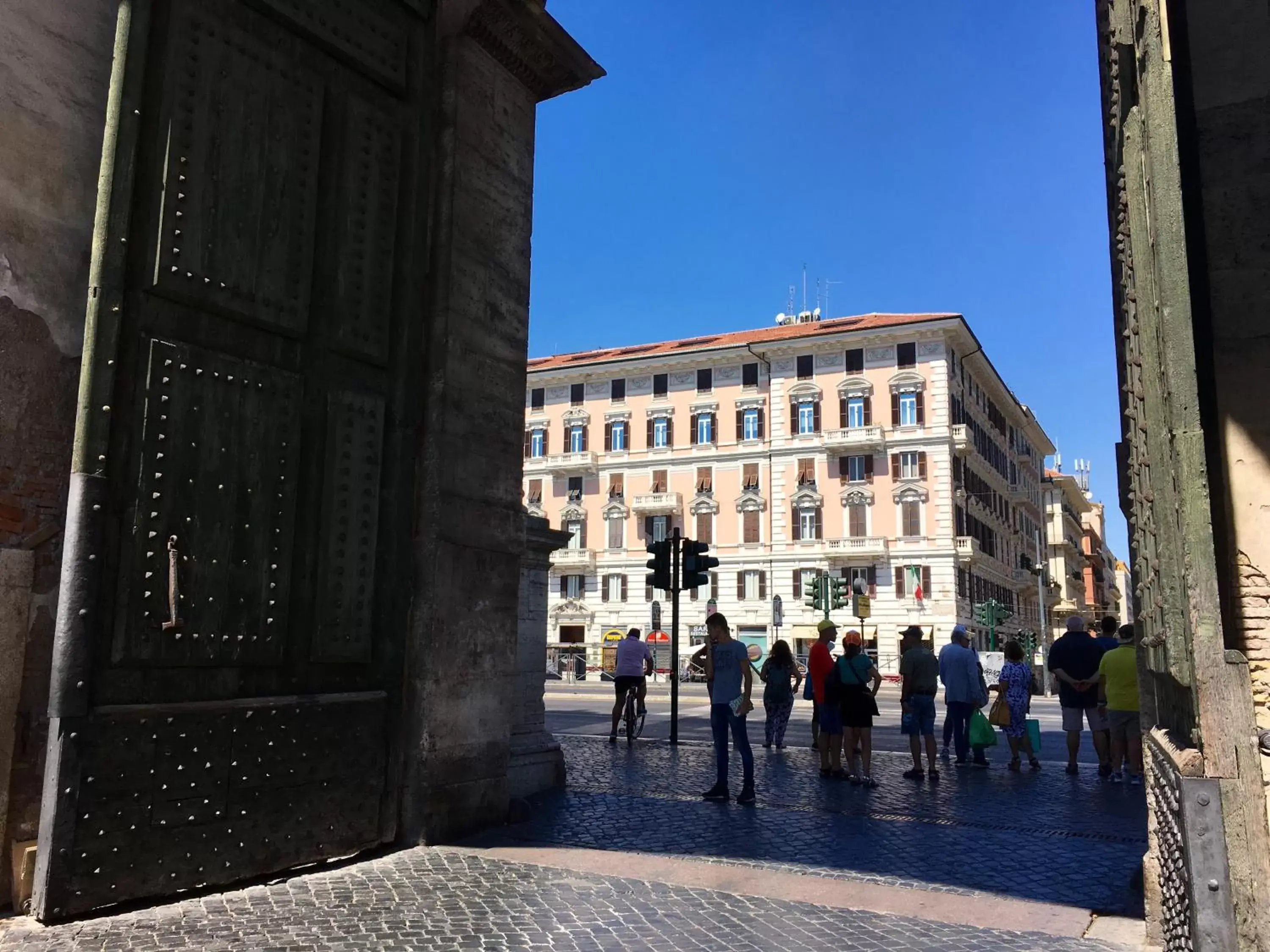 Facade/entrance in 900 Piazza del Popolo