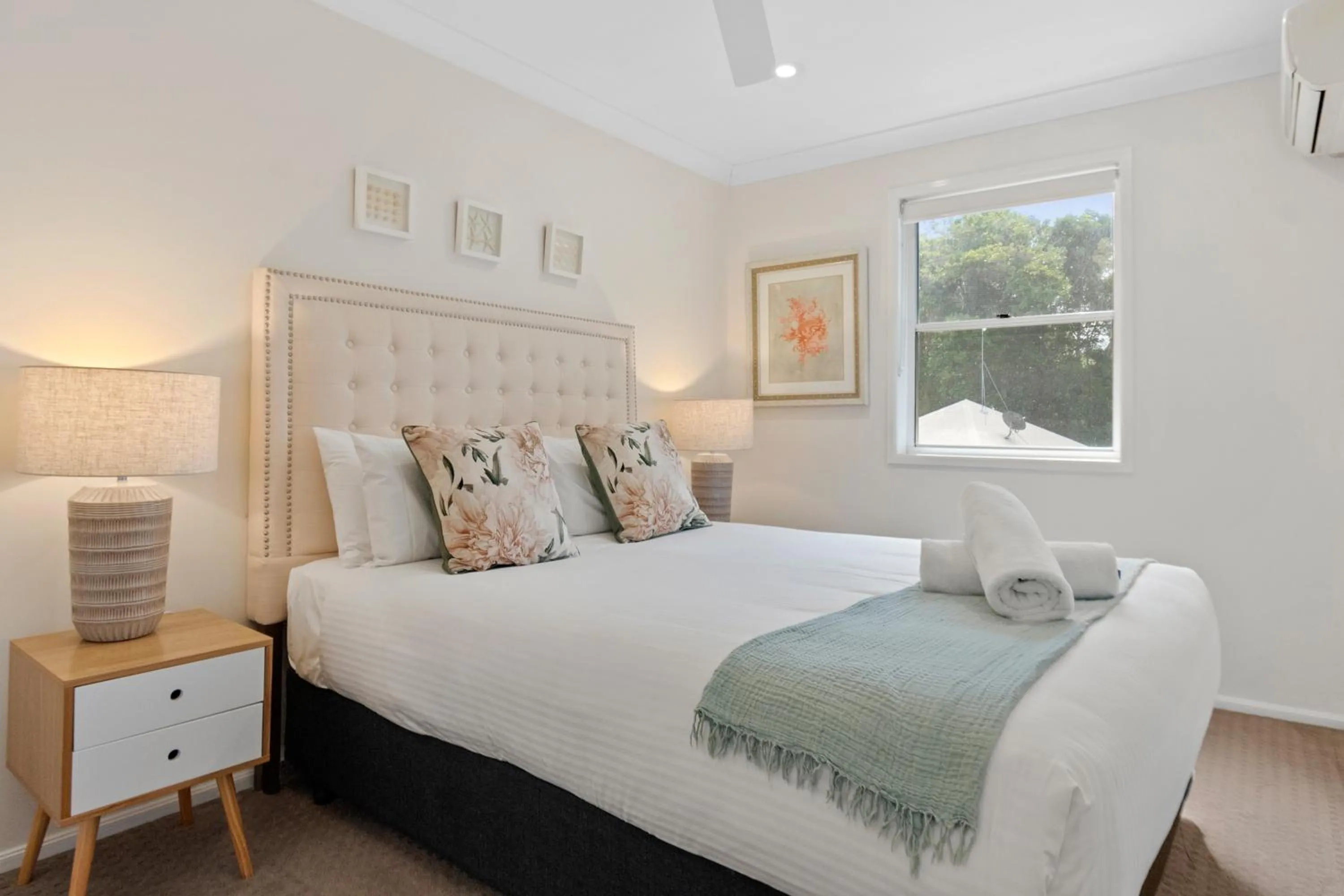 Bed in Noosa Entrance Waterfront Resort