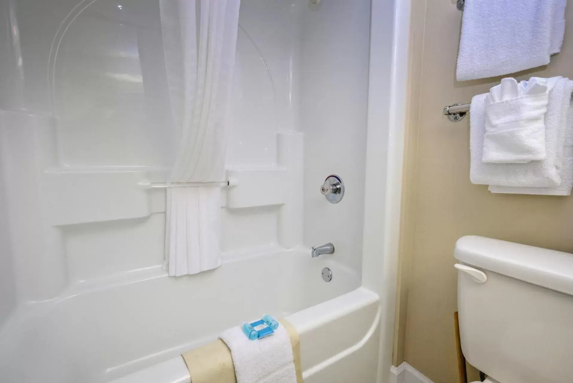 Bathroom in Litchfield Beach & Golf Resort