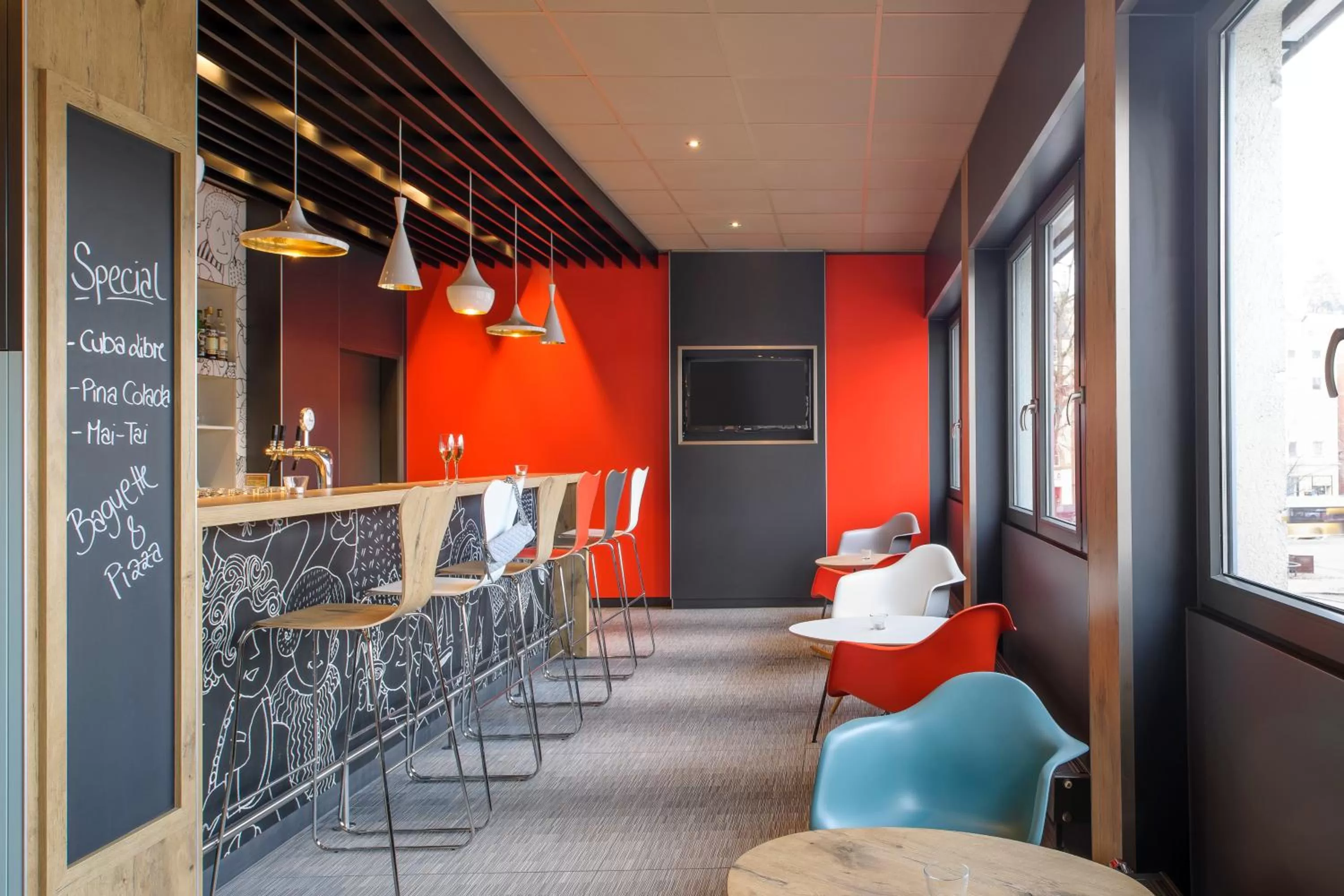 Lounge or bar in ibis Stuttgart Centrum