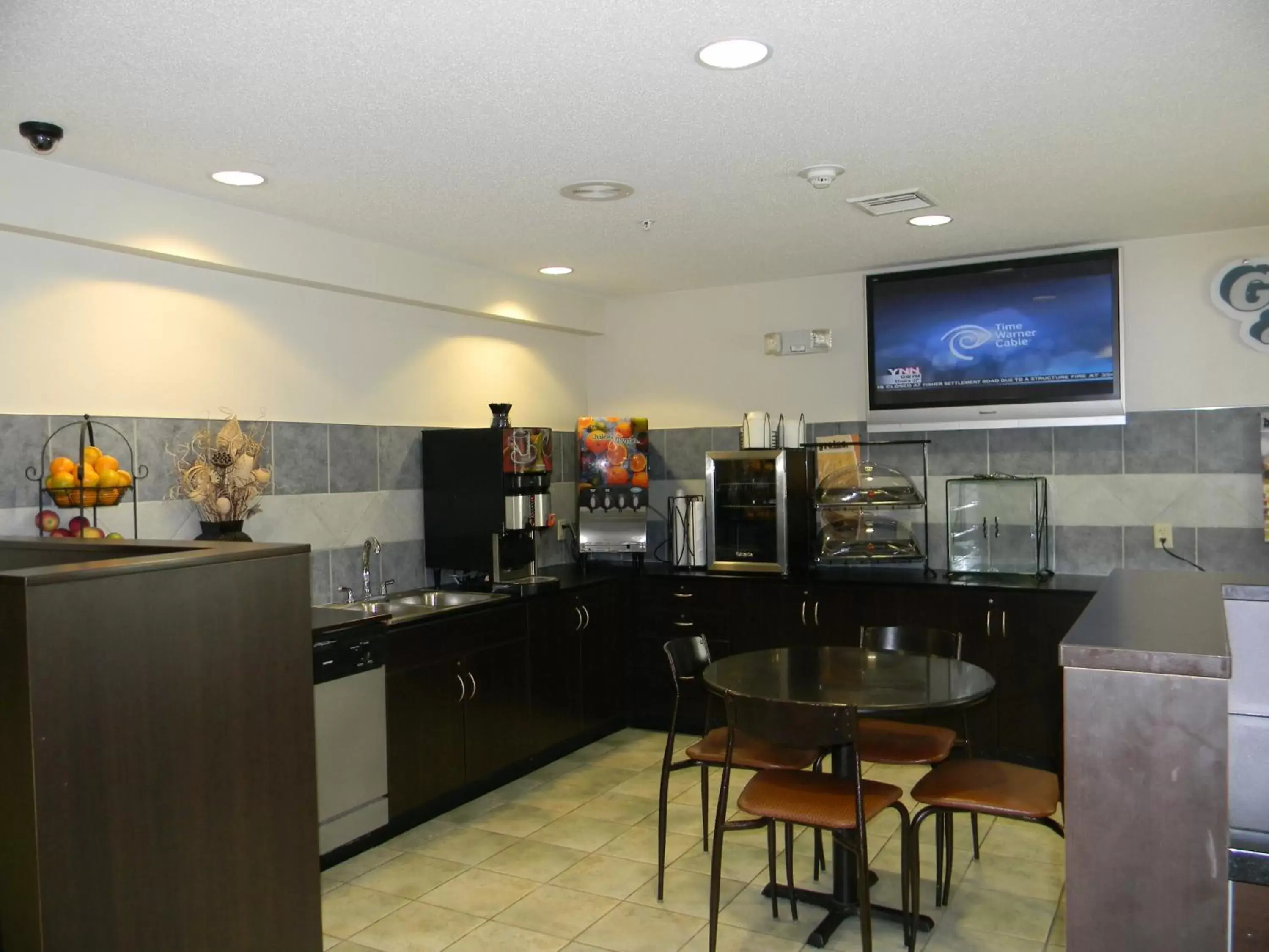 Restaurant/places to eat in Microtel Inn & Suites Bath Restaurant/places to eat in Microtel Inn & Suites Bath