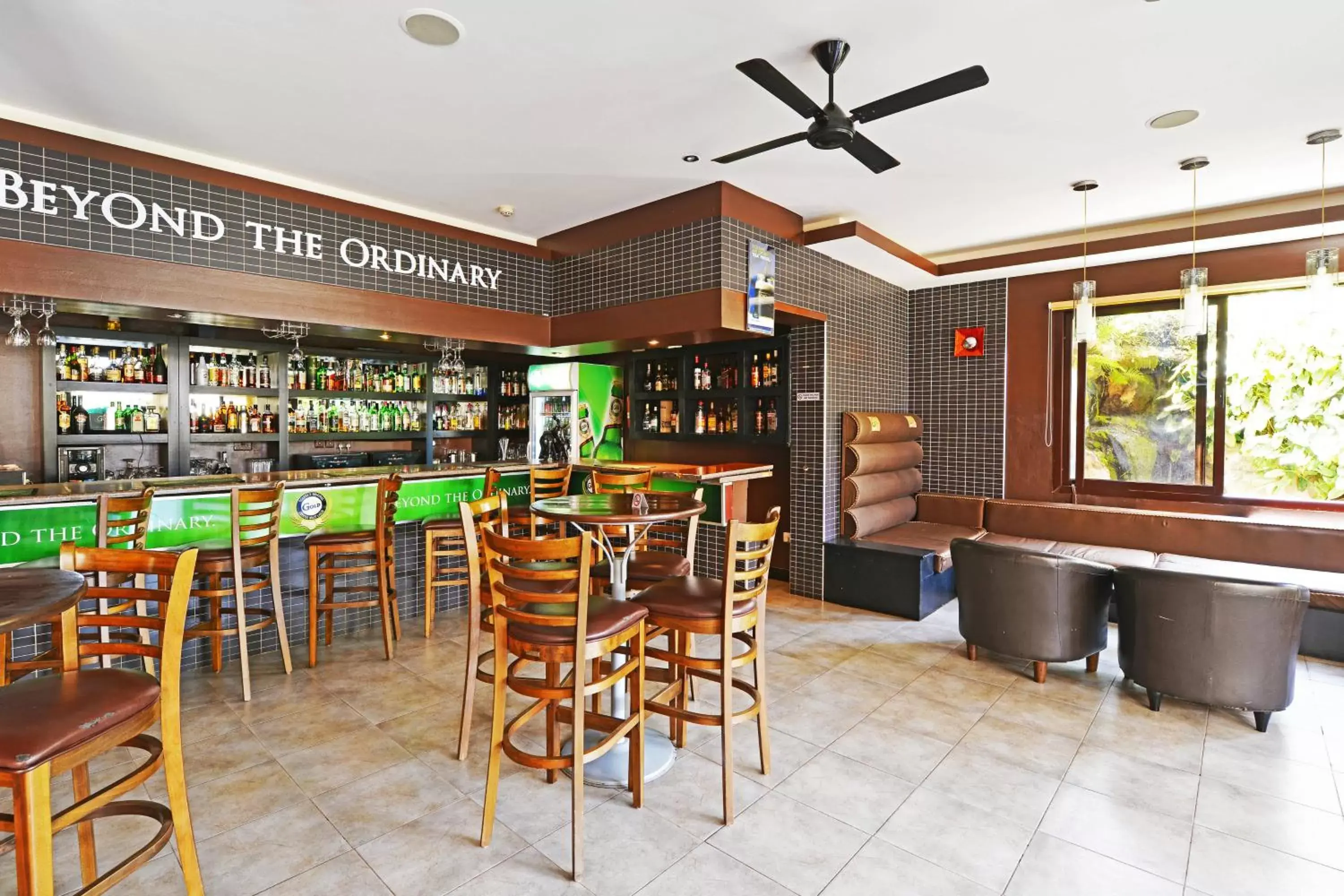 Restaurant/places to eat, Lounge/Bar in Protea Hotel by Marriott Kampala