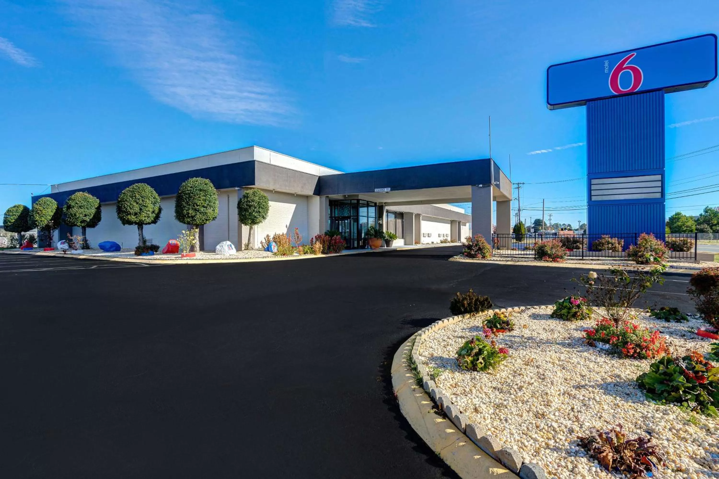 Property building in Motel 6 Burlington