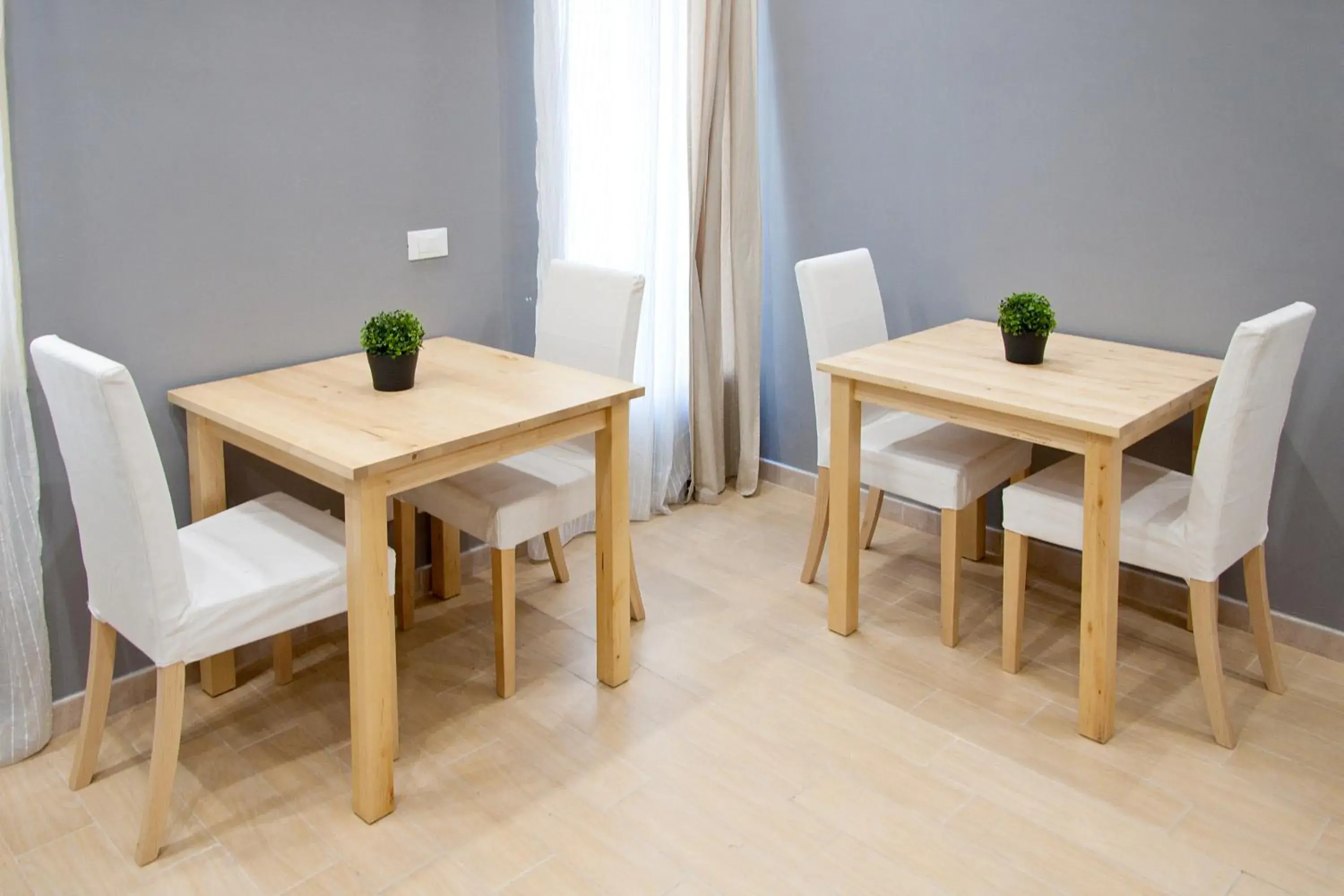 Lounge or bar, Dining Area in Operà