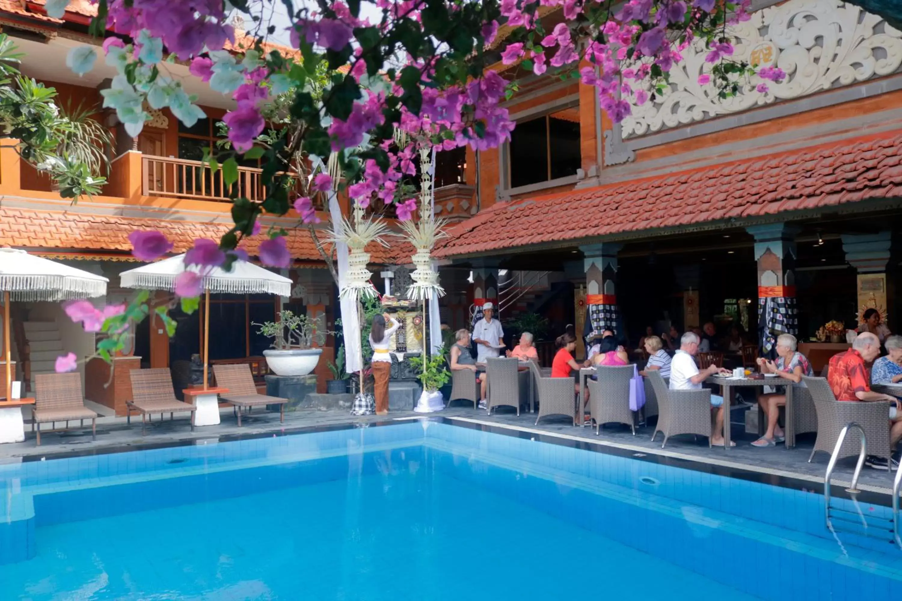 Restaurant/places to eat, Swimming Pool in Wina Holiday Villa Kuta Bali