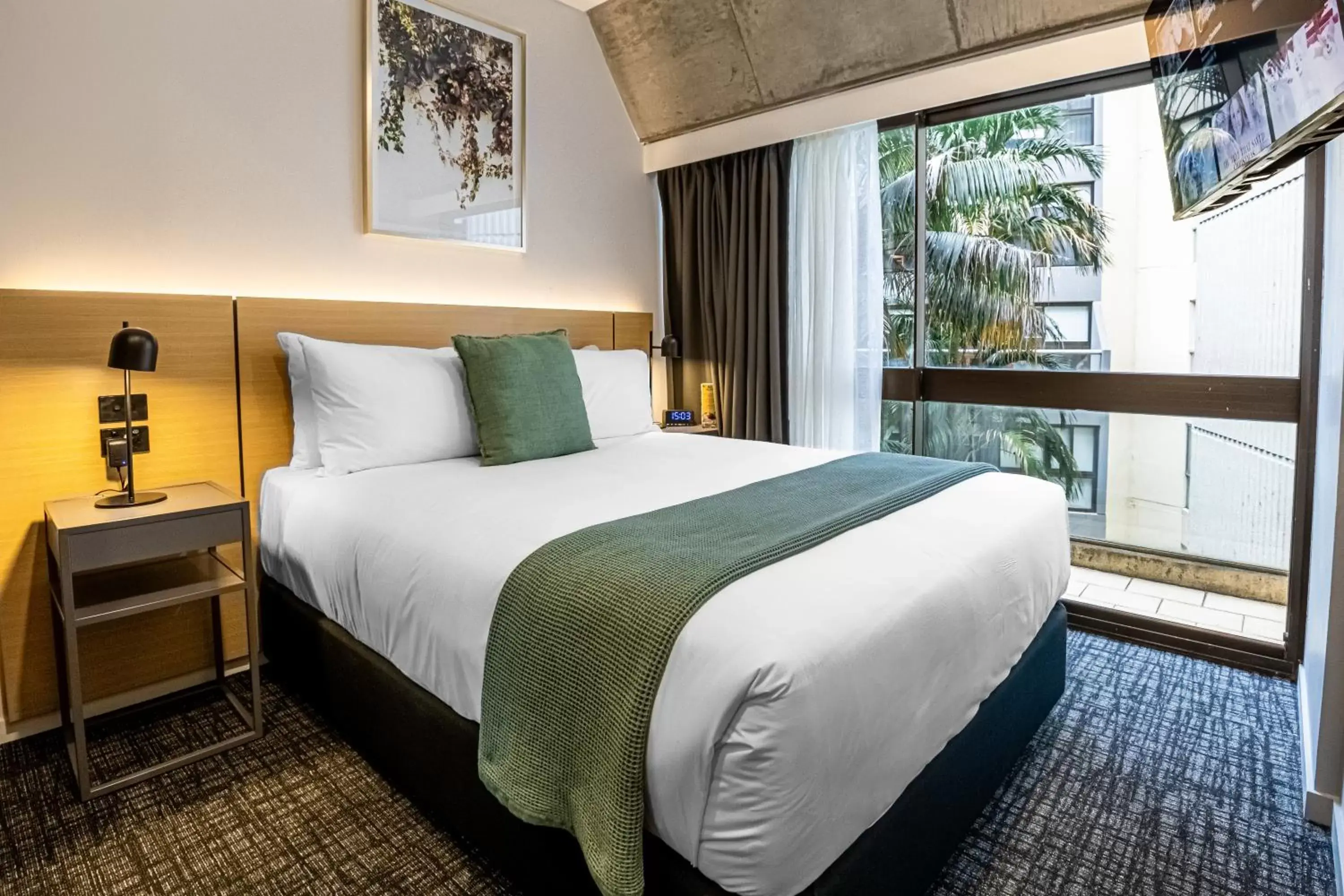 Bed in Song Hotel Sydney