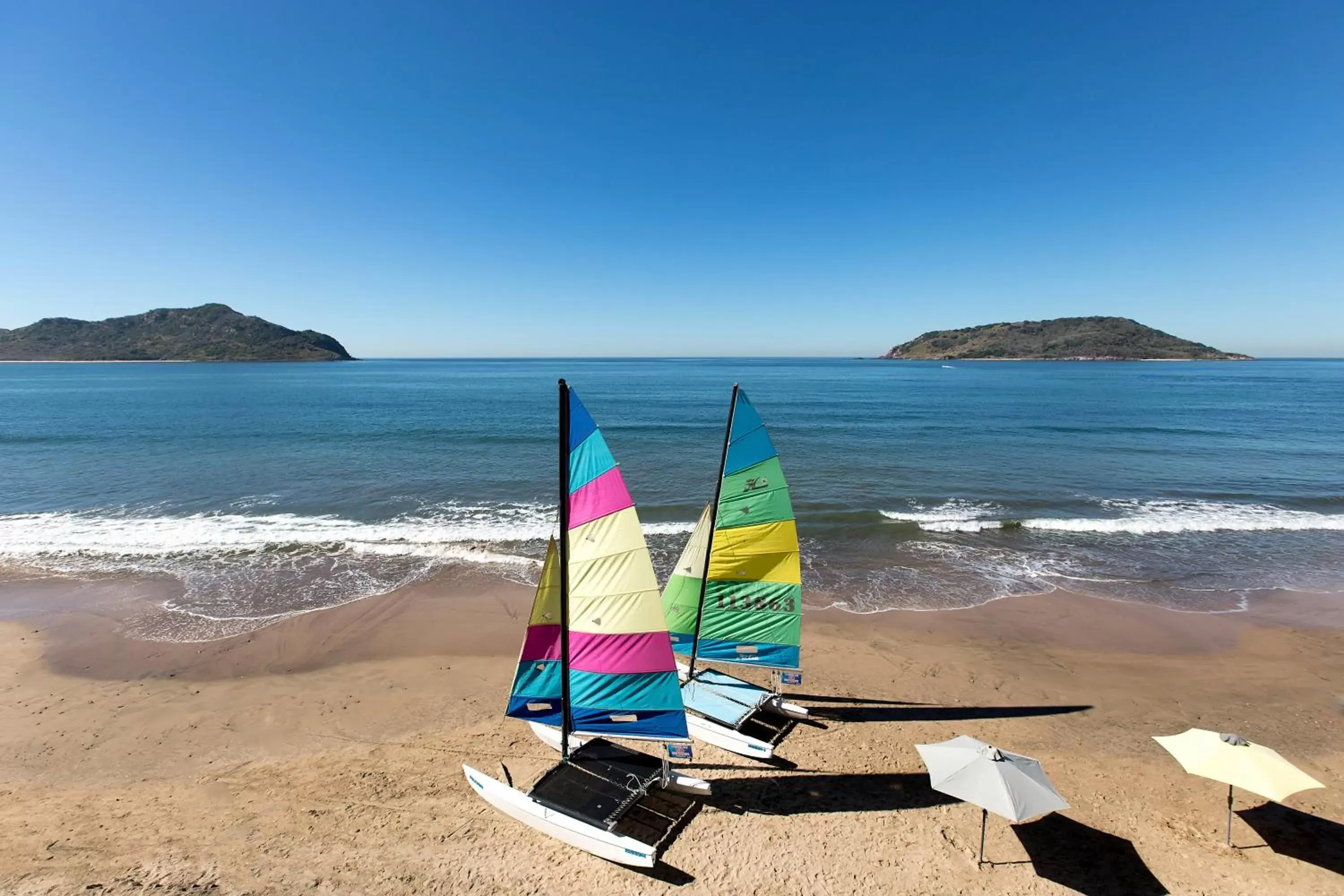 Sports, Windsurfing in Costa de Oro Beach Hotel