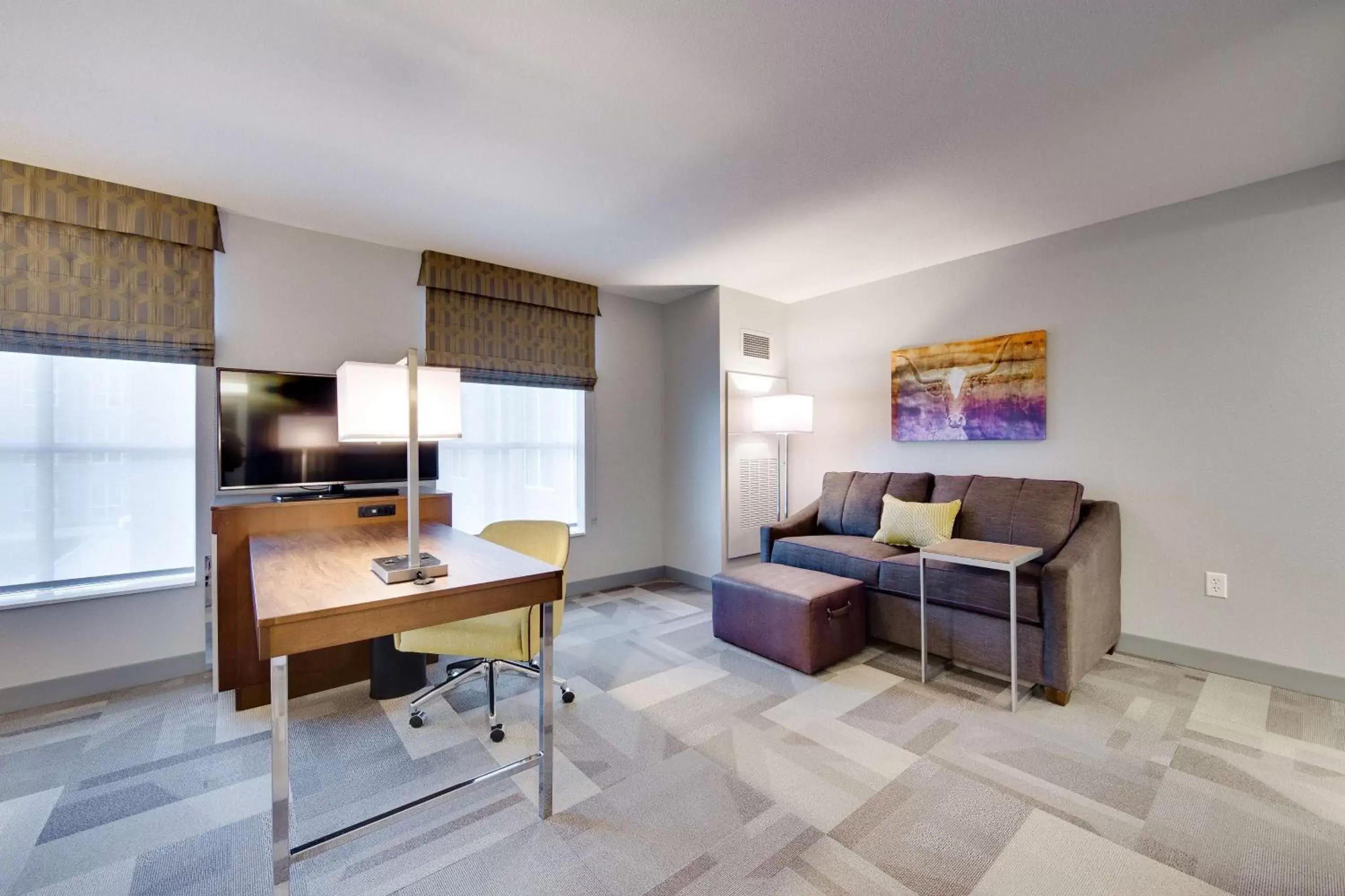 Bedroom, Seating Area in Hampton Inn & Suites Fort Worth Downtown