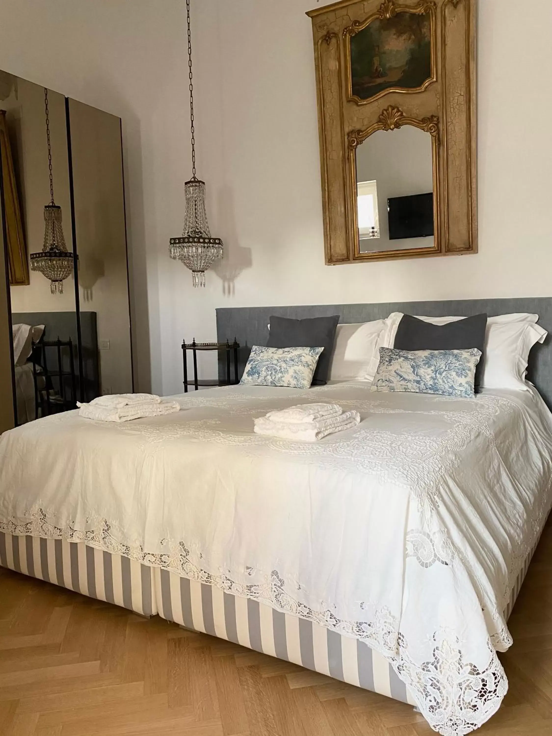 Bedroom in La Maison