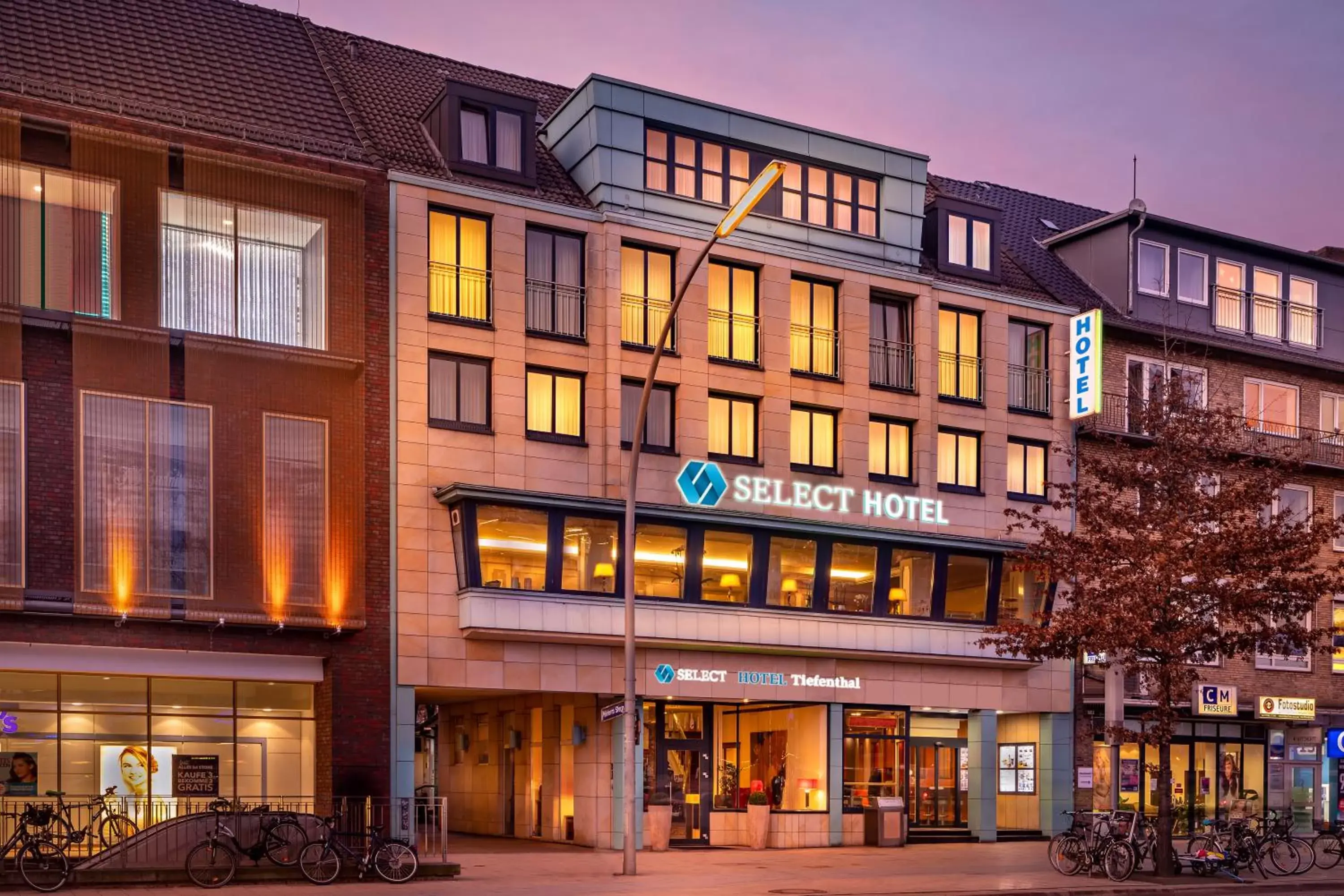 Facade/entrance, Property Building in Select Hotel Tiefenthal