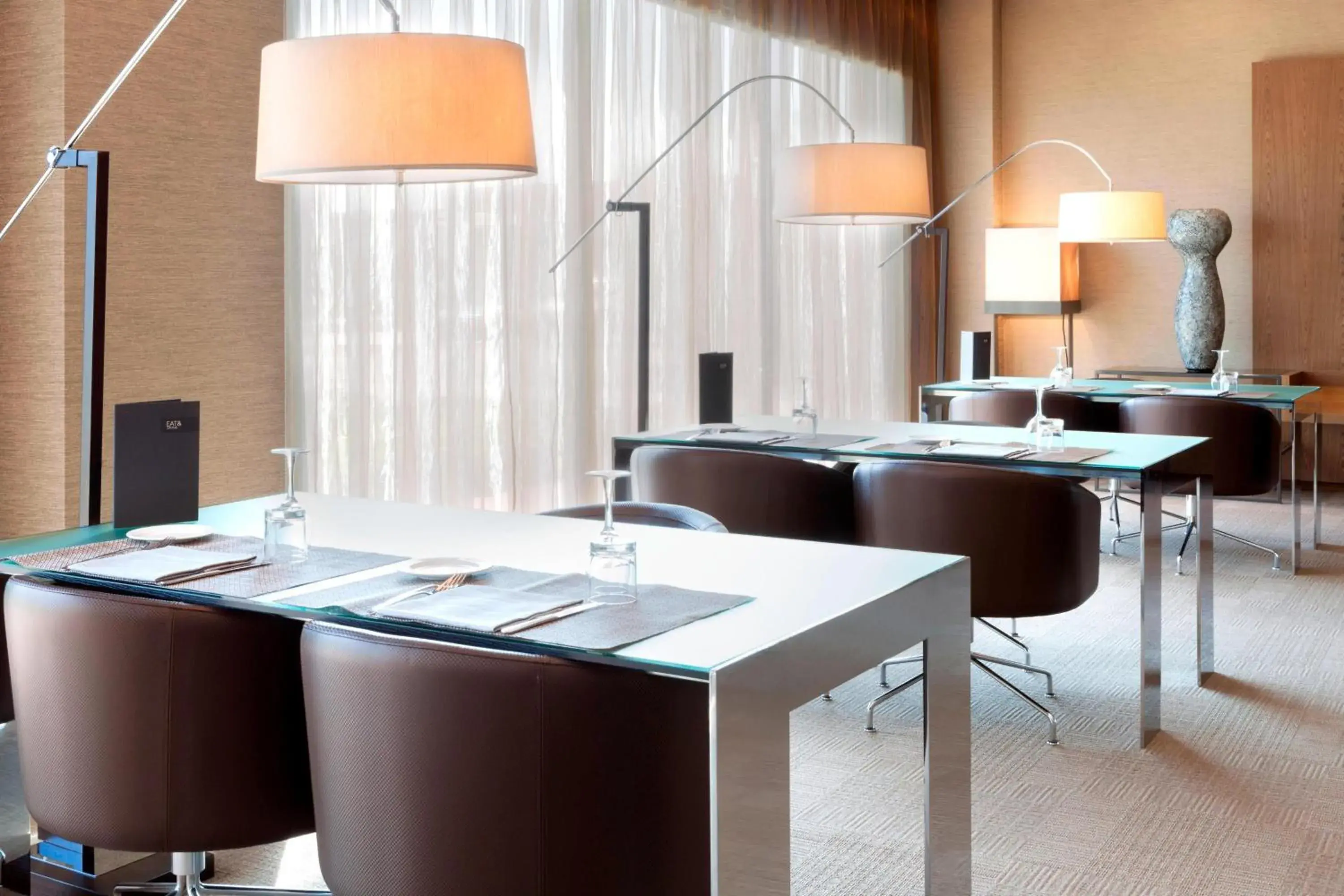 Lounge or bar in AC Hotel Vicenza by Marriott