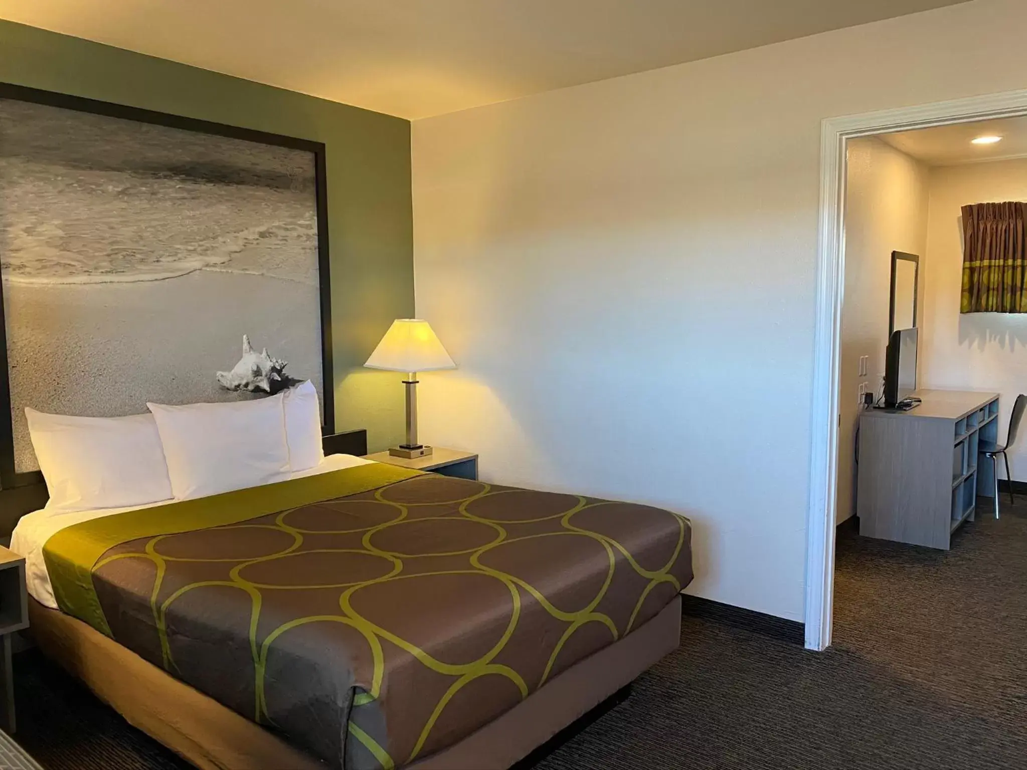 Photo of the whole room, Bed in Super 8 by Wyndham Monterey