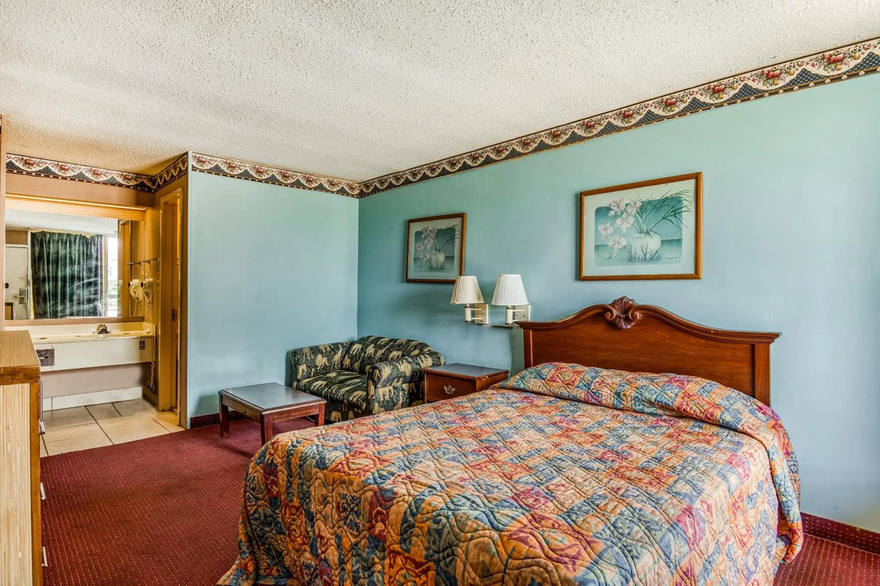 Bedroom, Bed in OYO Hotel Jackson North I-55