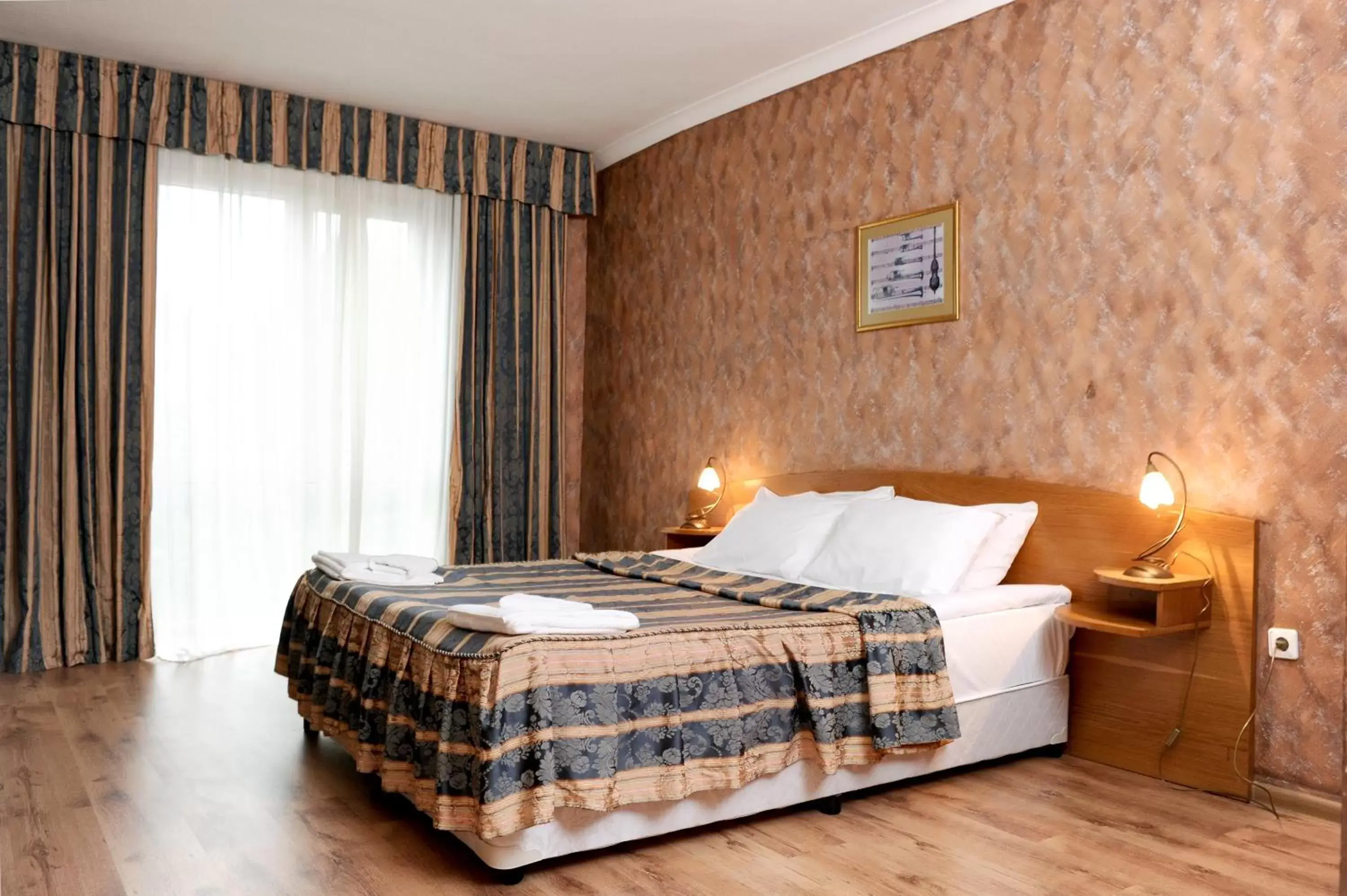 Bed in Hotel Akord - Free Parking & Metro Access Bed in Hotel Akord - Free Parking & Metro Access