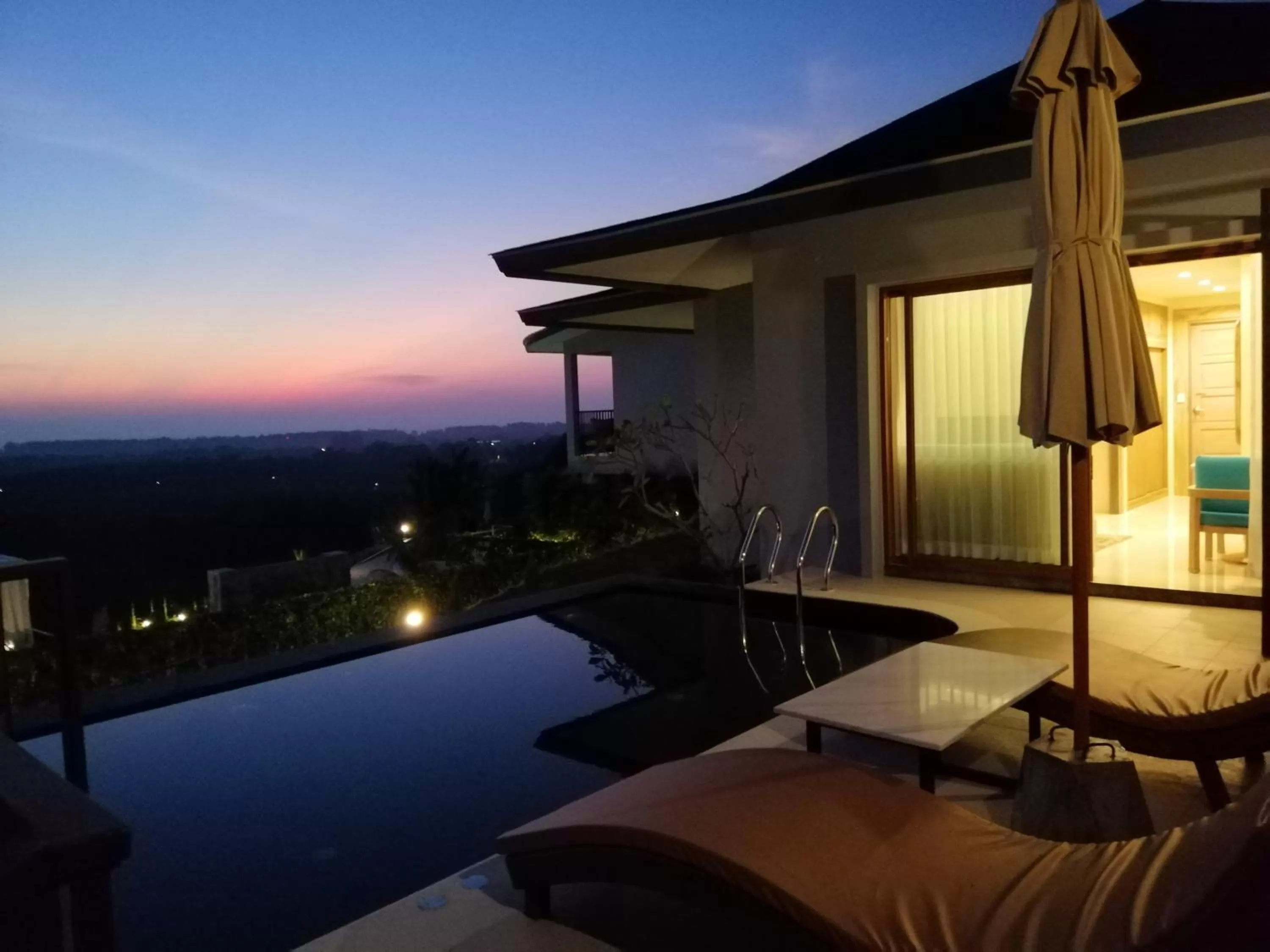 Sunset in Khaolak Blue Sky Villa