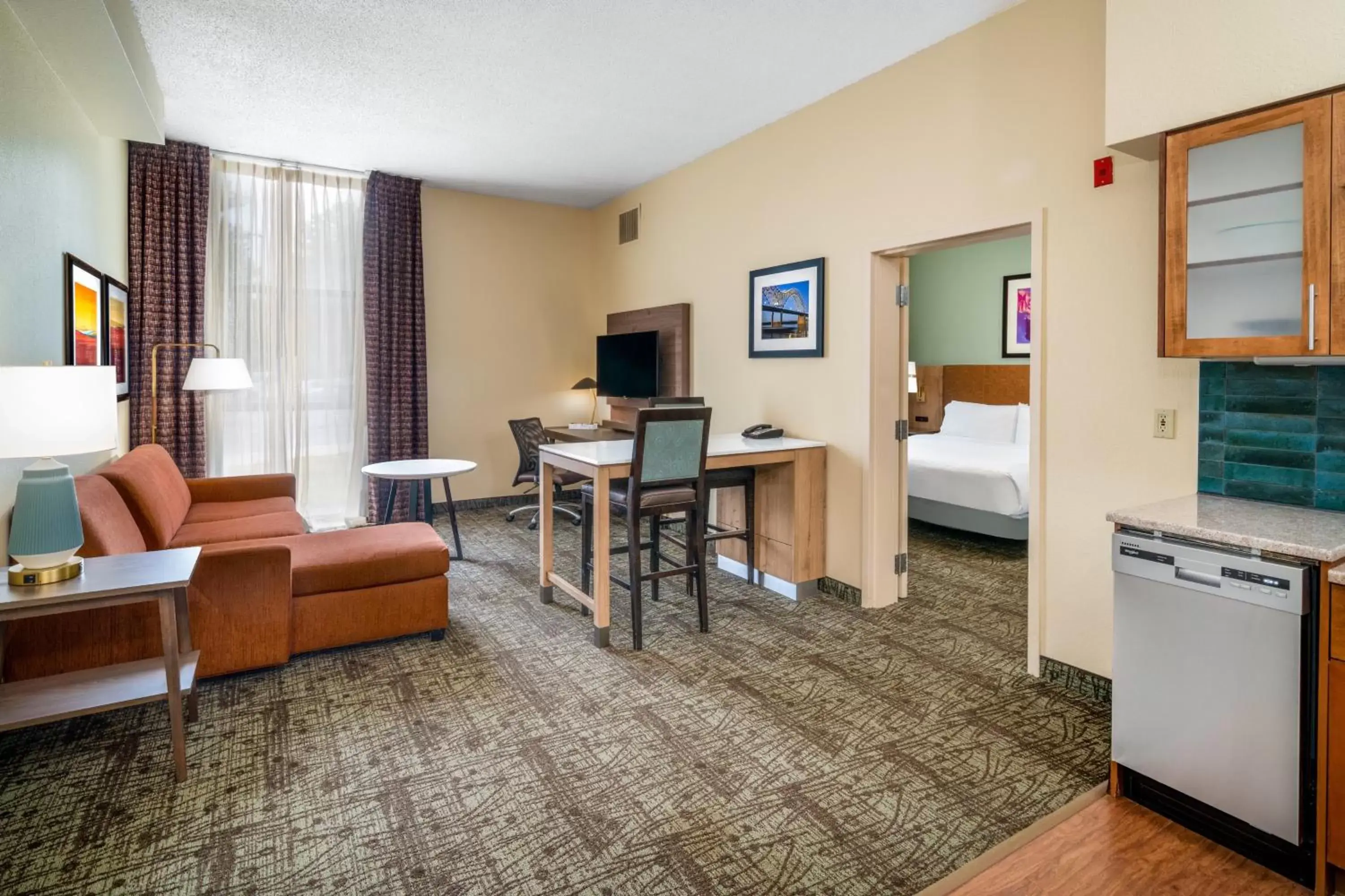 Photo of the whole room, Seating Area in Staybridge Suites Memphis-Poplar Ave East, an IHG Hotel