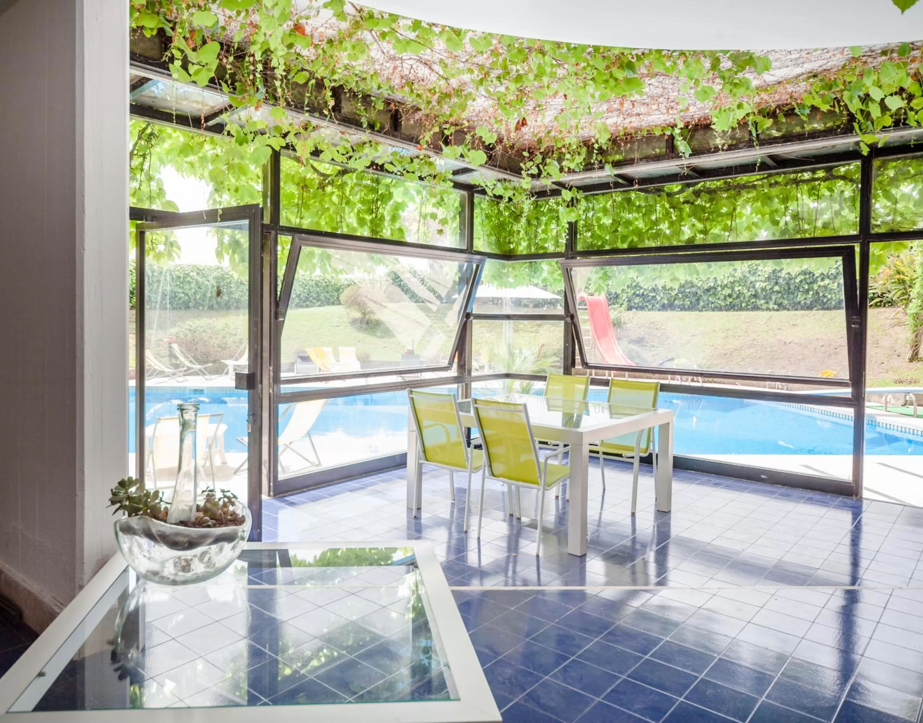 Pool View in B&B Casina de Goyzueta